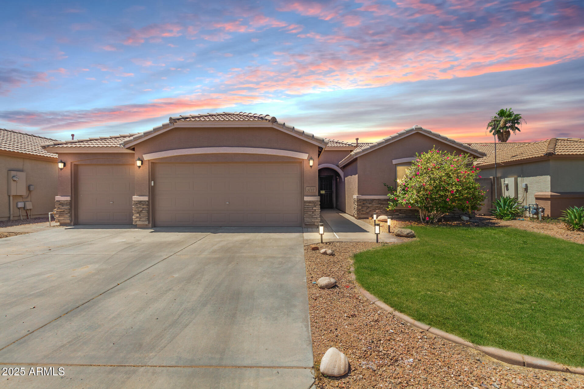 3717 E ELMINGTON Circle