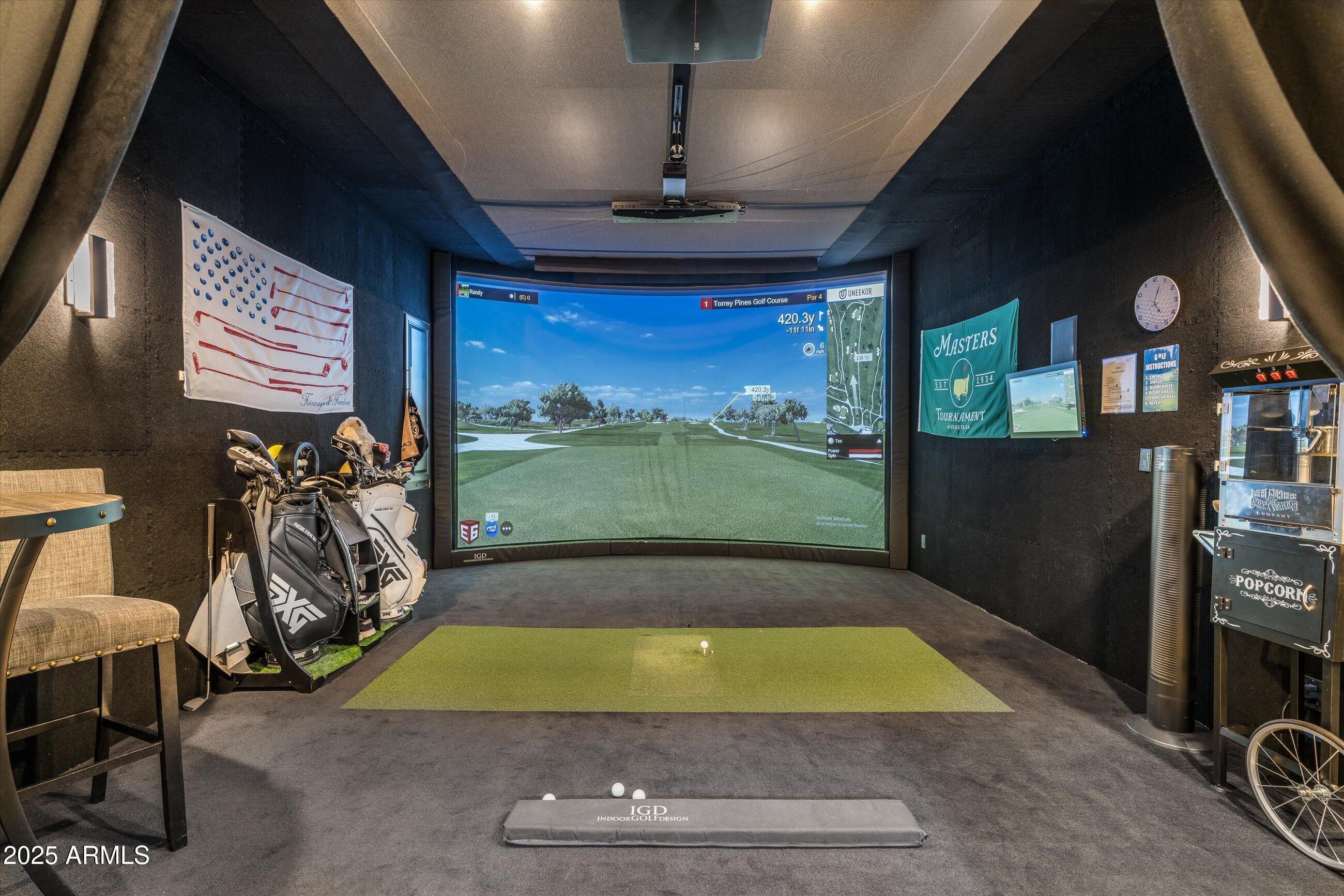 8229 N RIDGEVIEW Drive