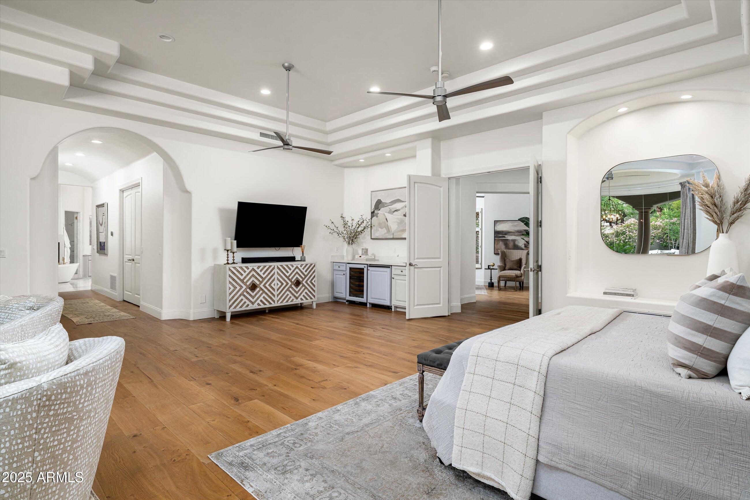 8229 N RIDGEVIEW Drive