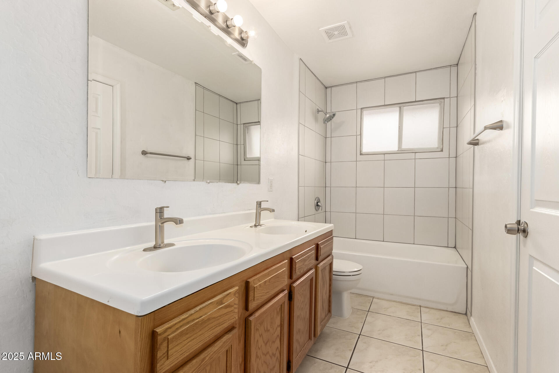 3613 S KENNETH Place