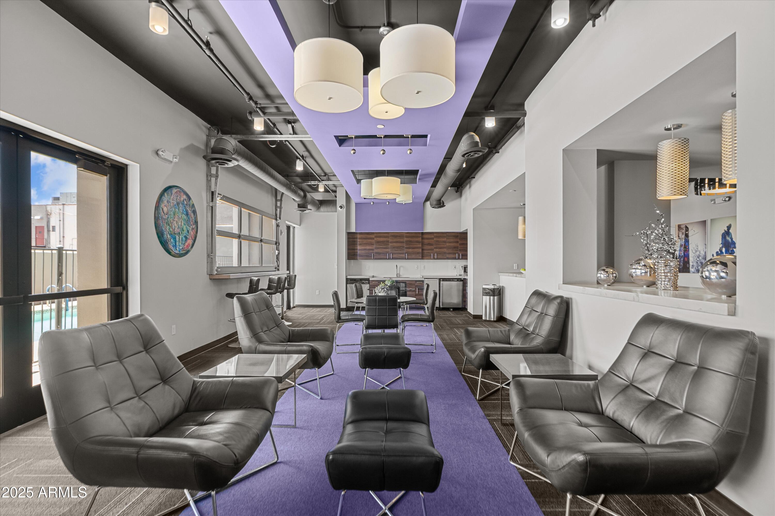 535 W THOMAS Road, 407