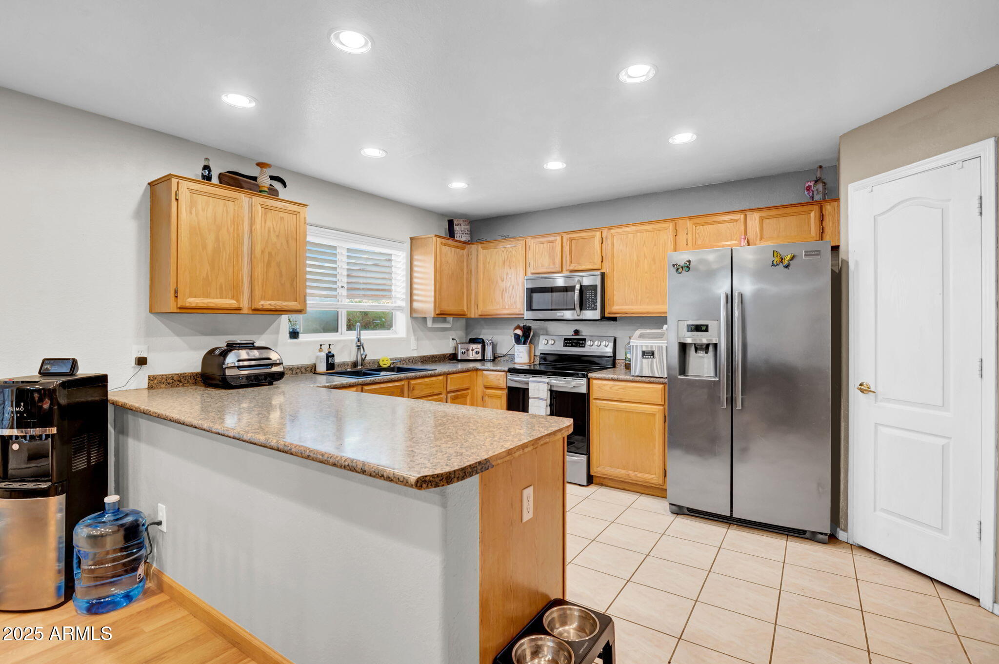 1949 E AIRE LIBRE Avenue