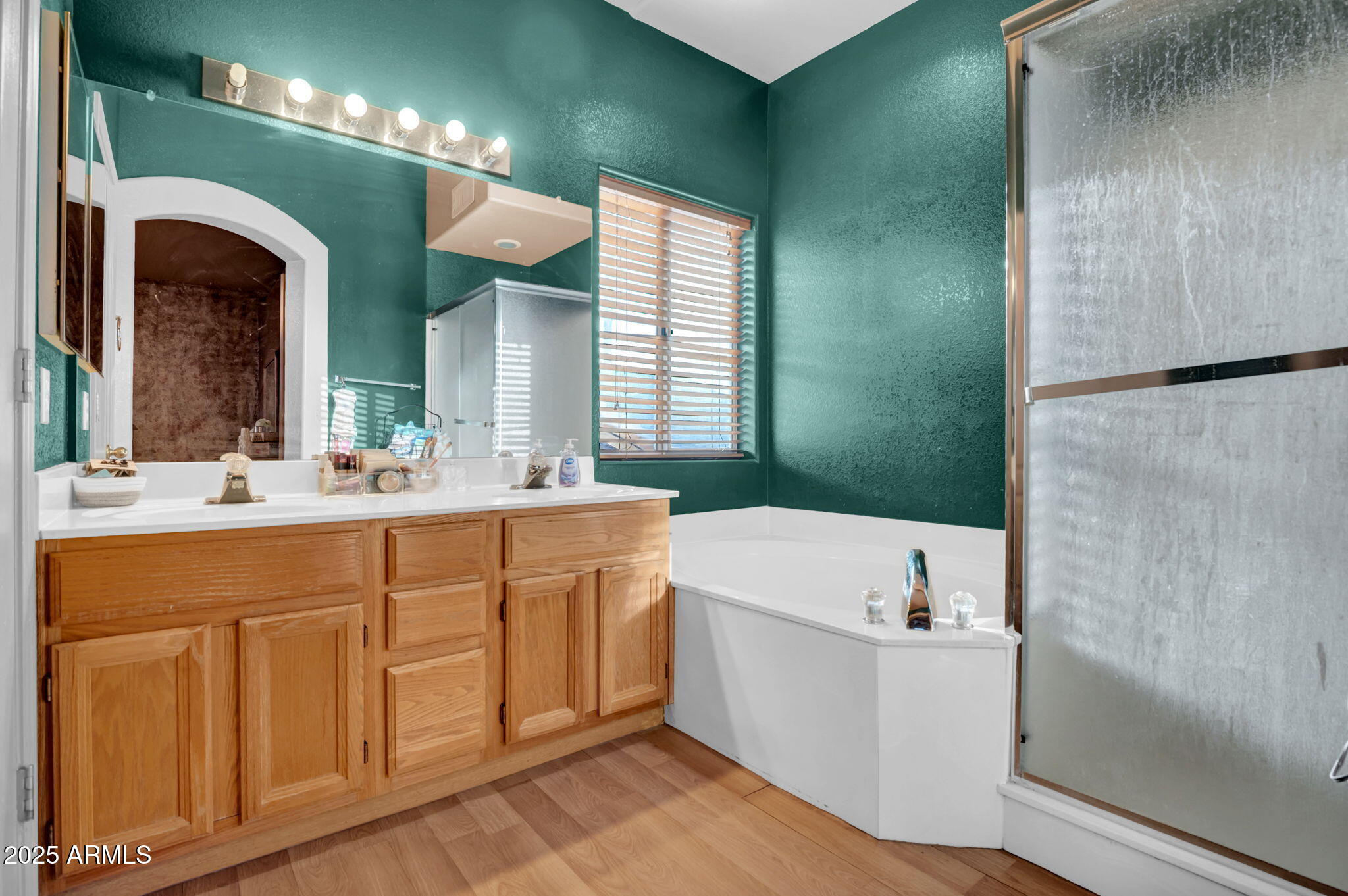 1949 E AIRE LIBRE Avenue