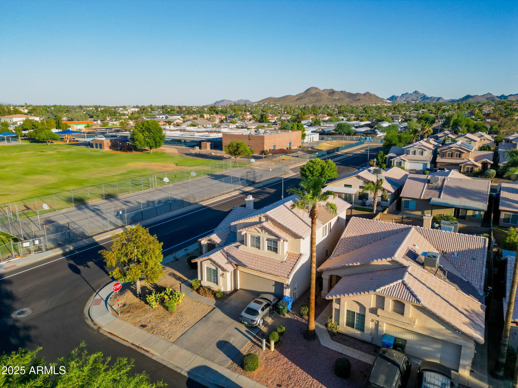 1949 E AIRE LIBRE Avenue