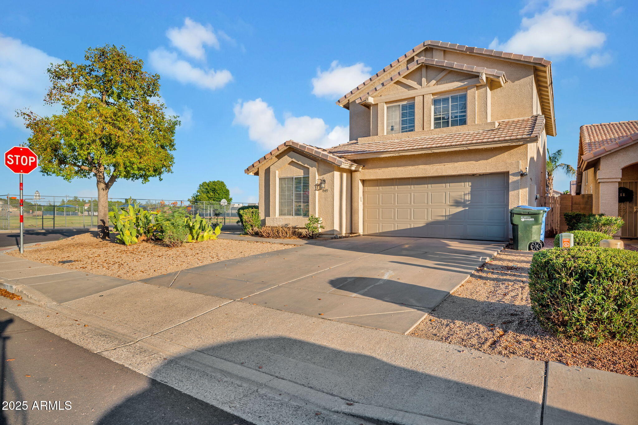 1949 E AIRE LIBRE Avenue