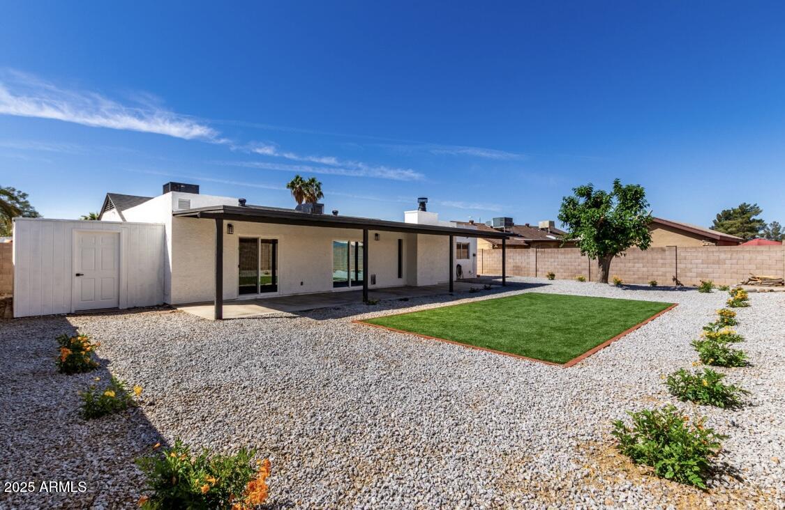 6726 W SUNNYSIDE Drive