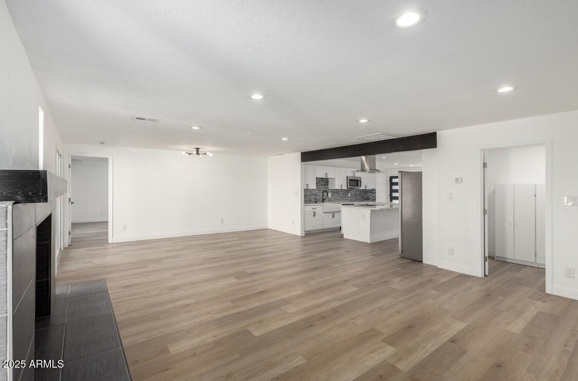 6726 W SUNNYSIDE Drive