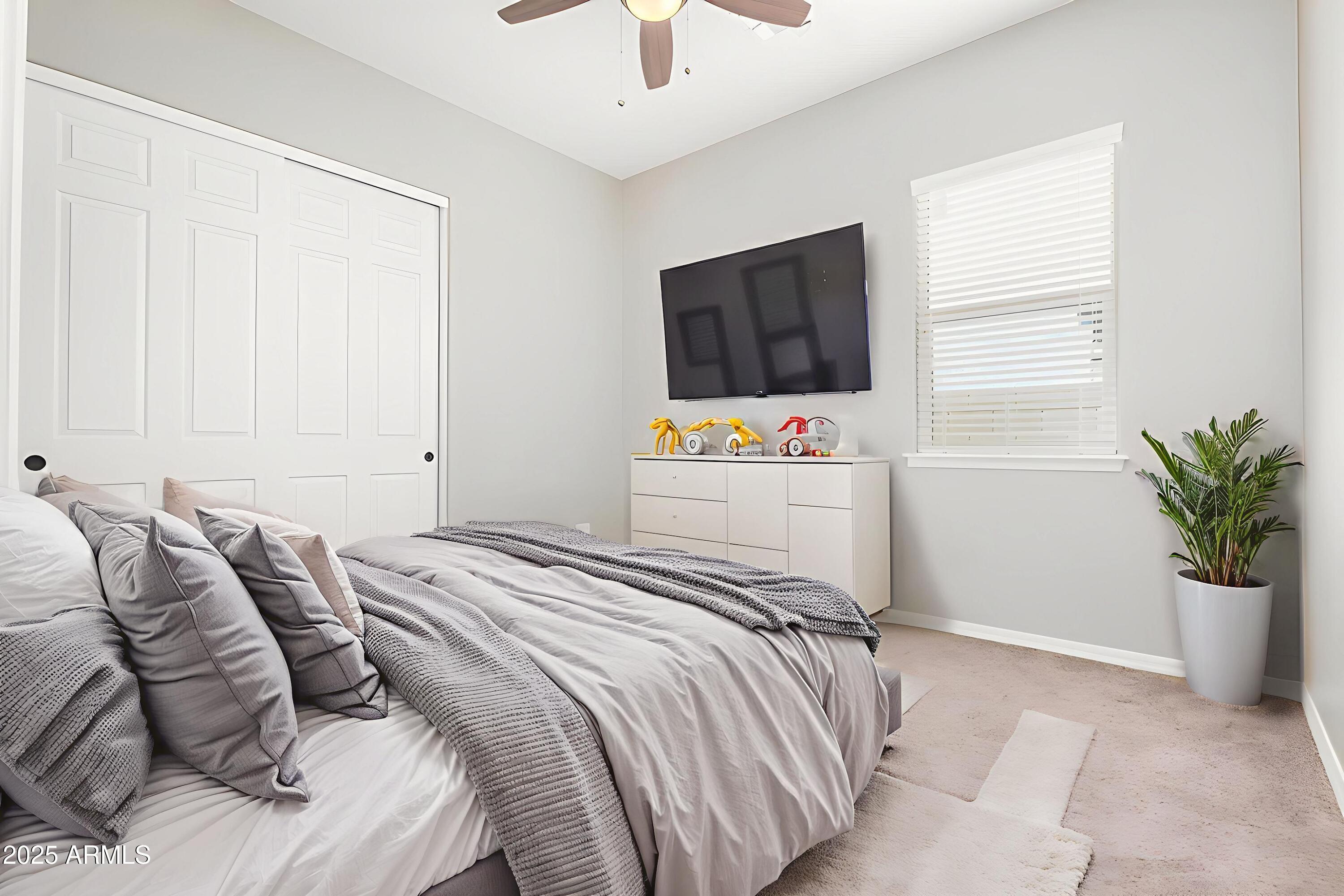 2576 E IRONSIDE Court