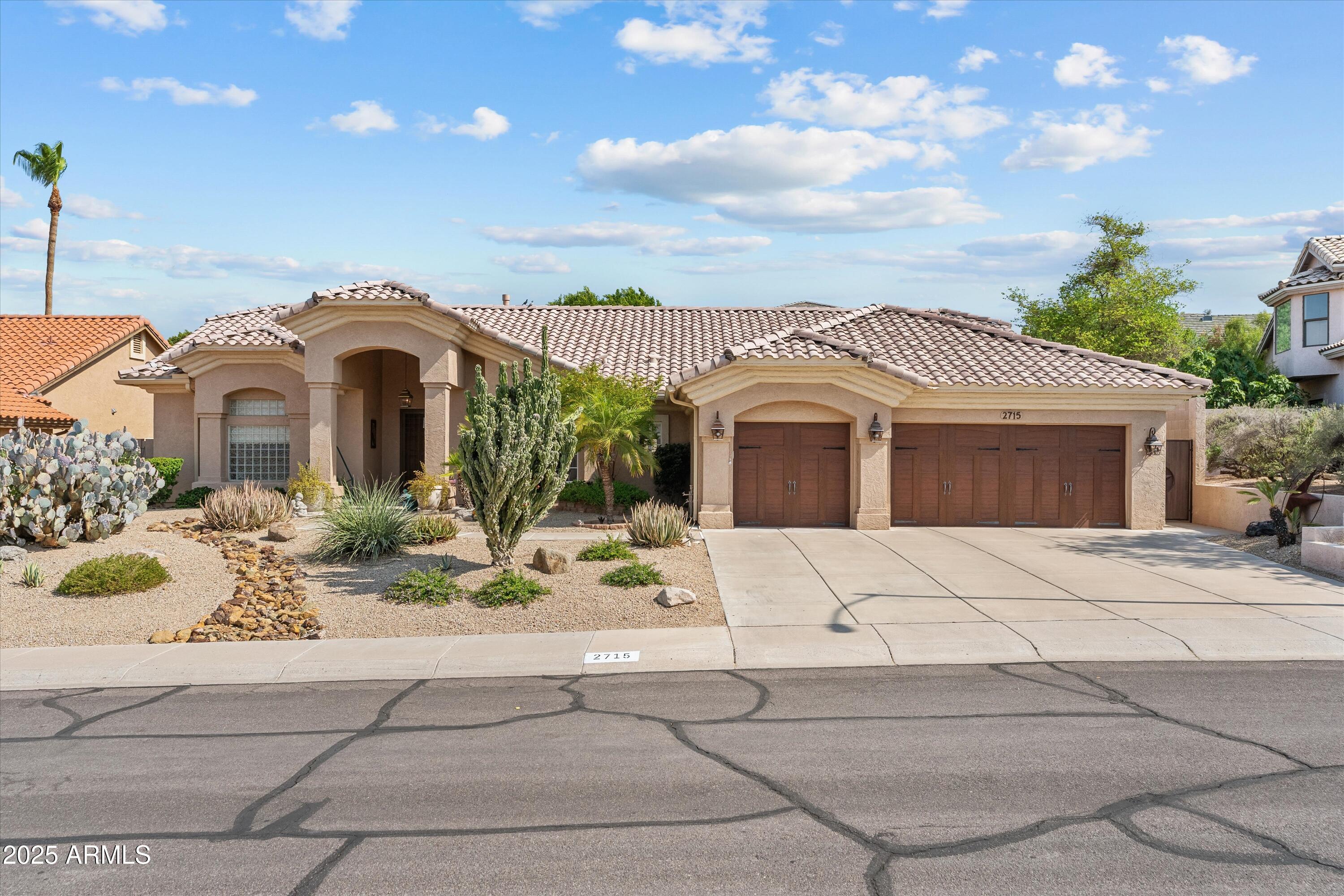 2715 E VISTA Drive
