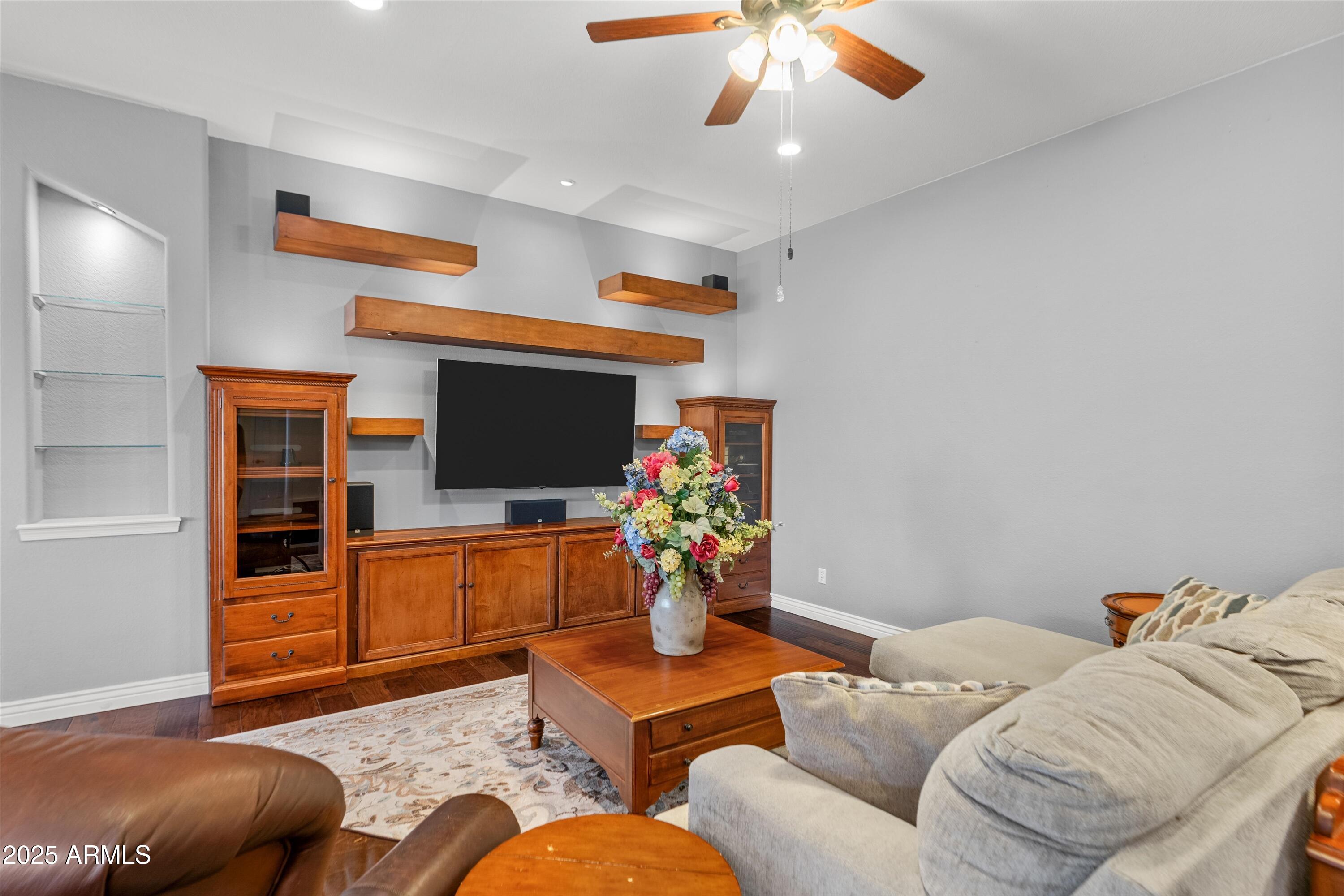 2715 E VISTA Drive
