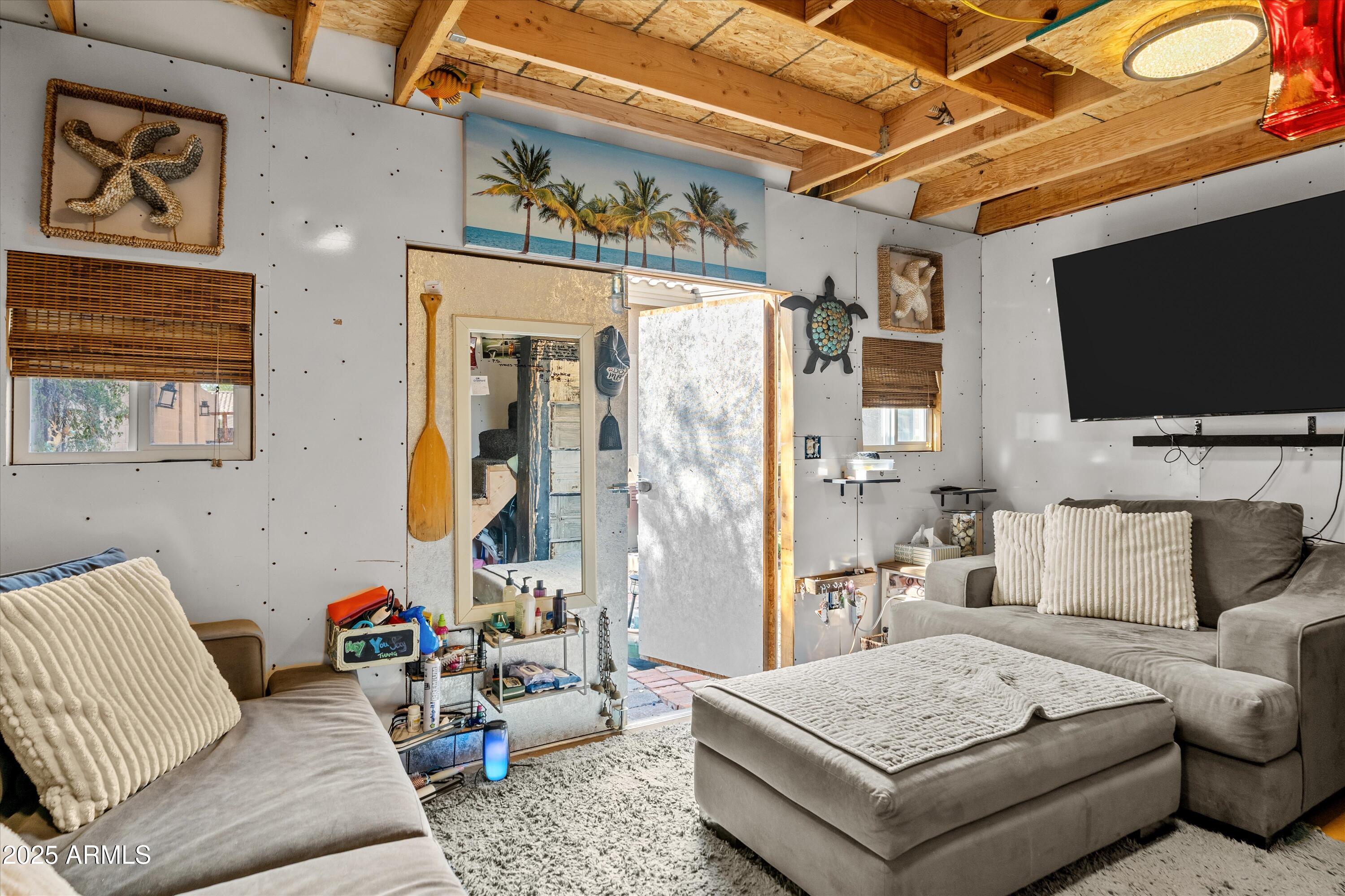 2715 E VISTA Drive