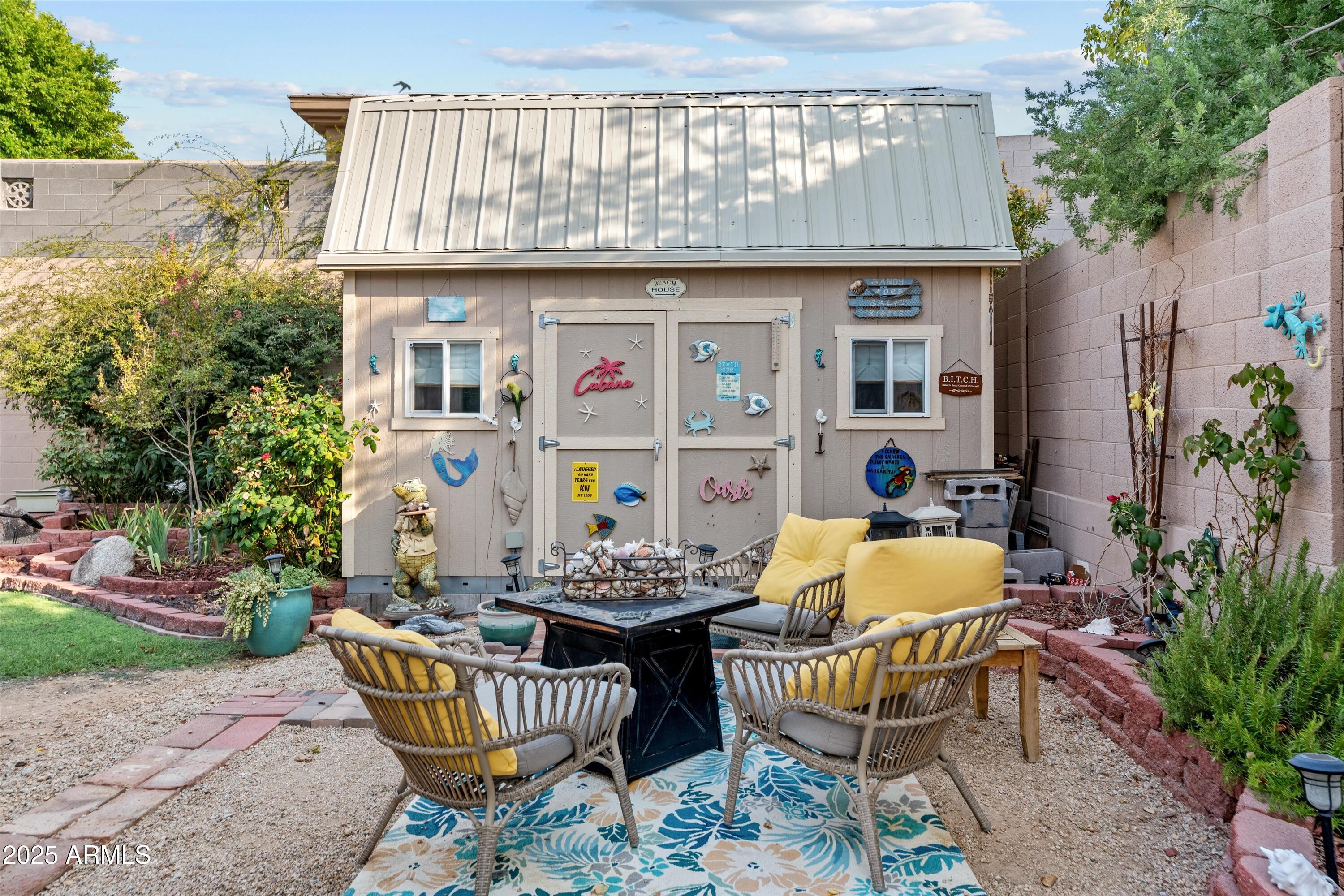 2715 E VISTA Drive