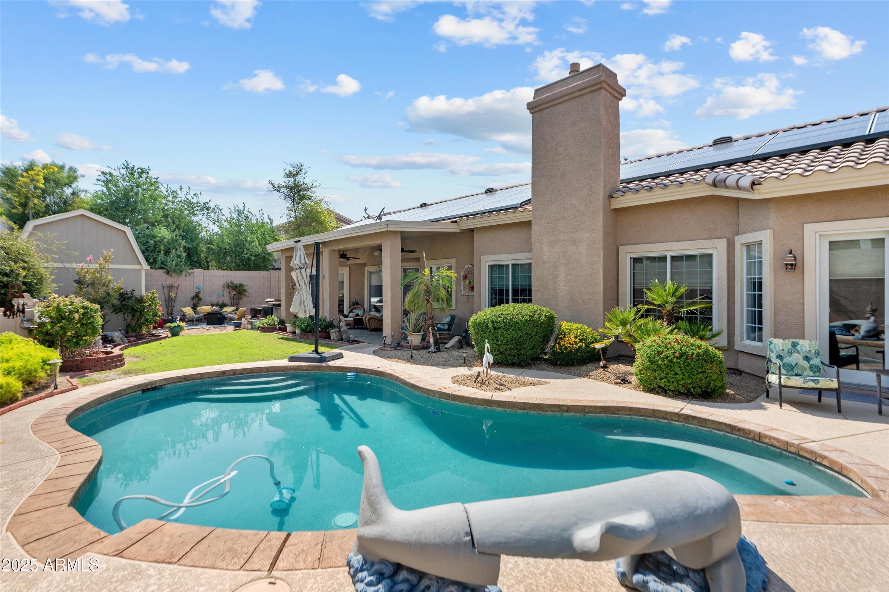 2715 E VISTA Drive