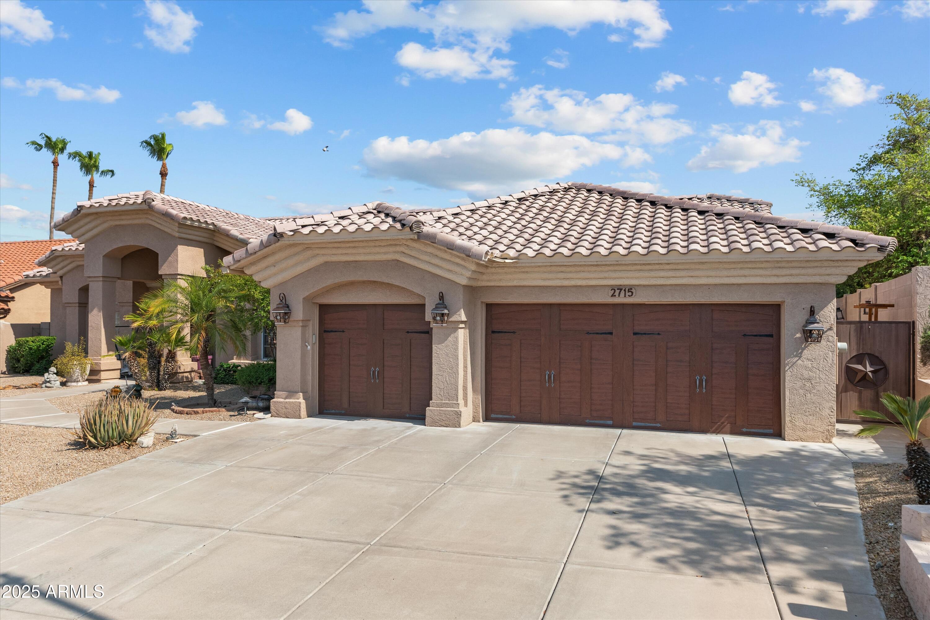 2715 E VISTA Drive