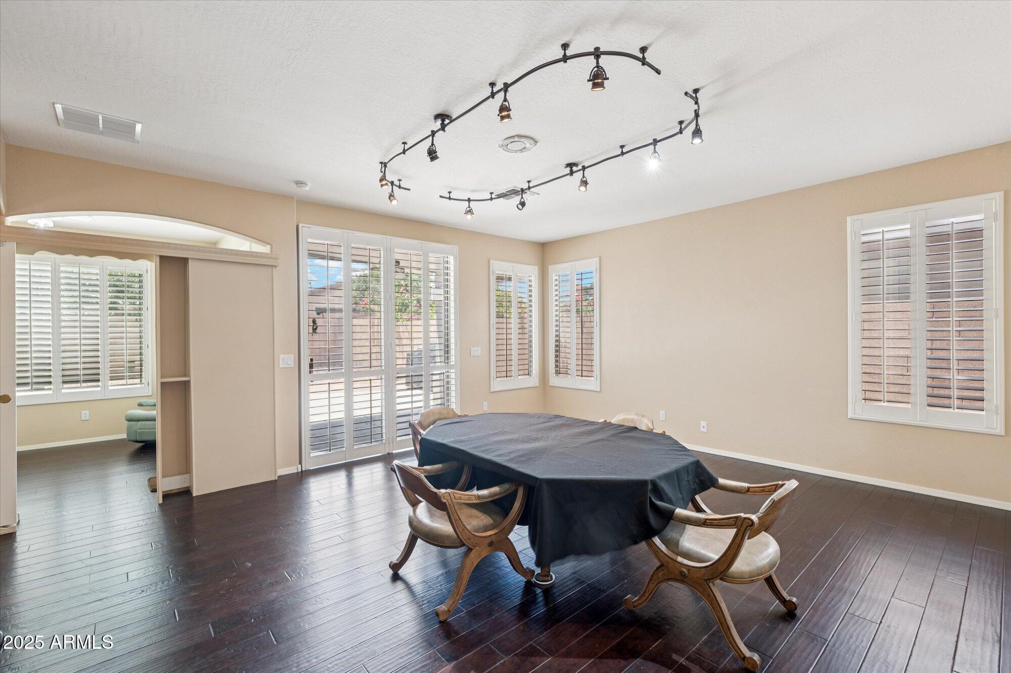 81 E ROCK WREN Drive