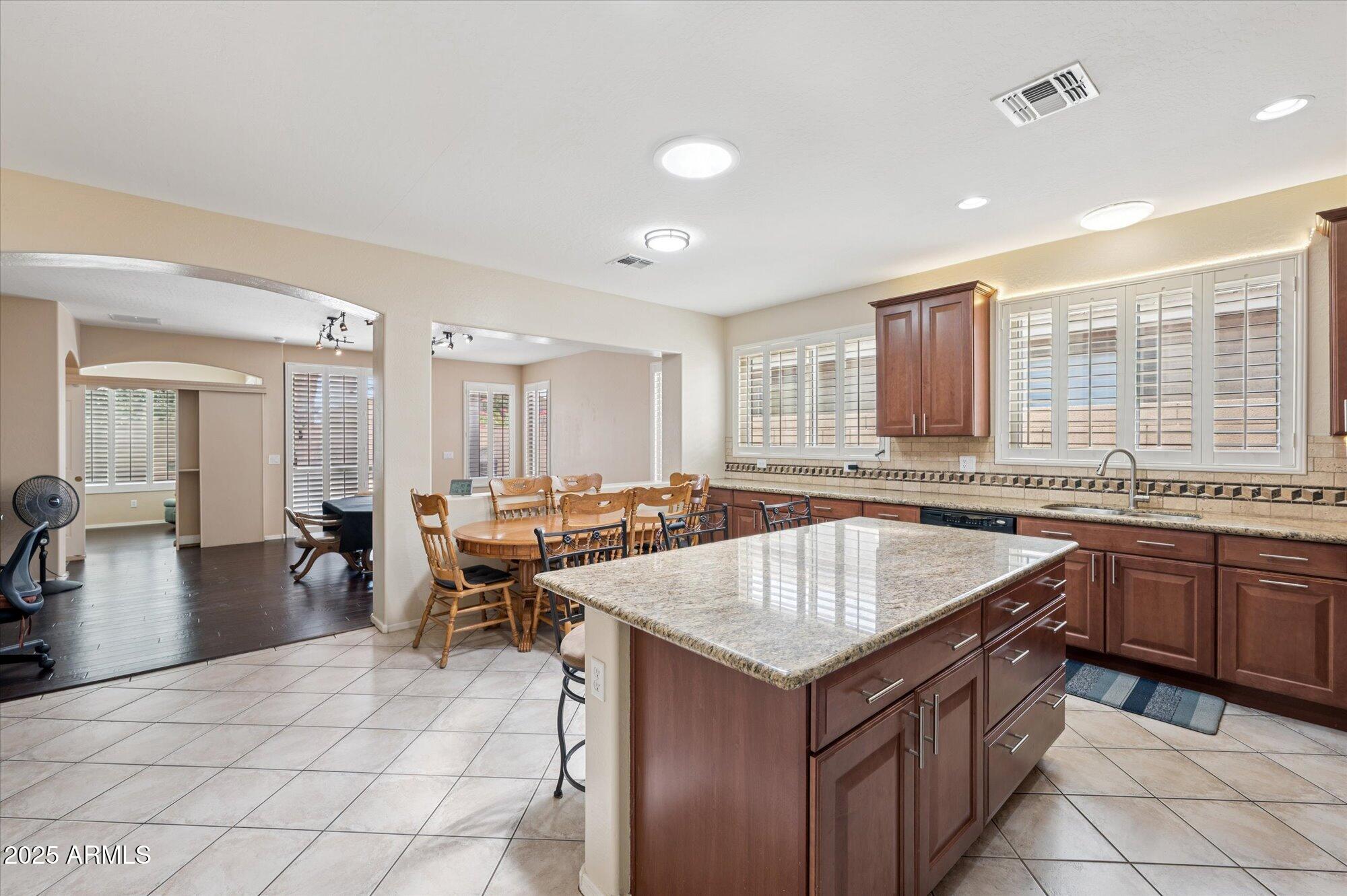 81 E ROCK WREN Drive
