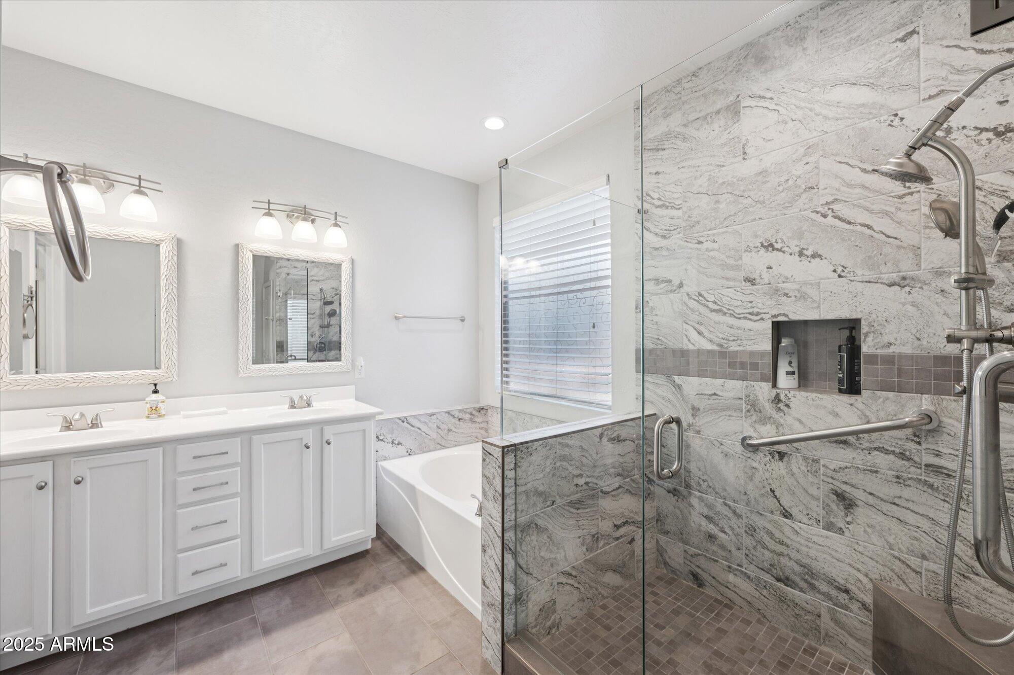 81 E ROCK WREN Drive