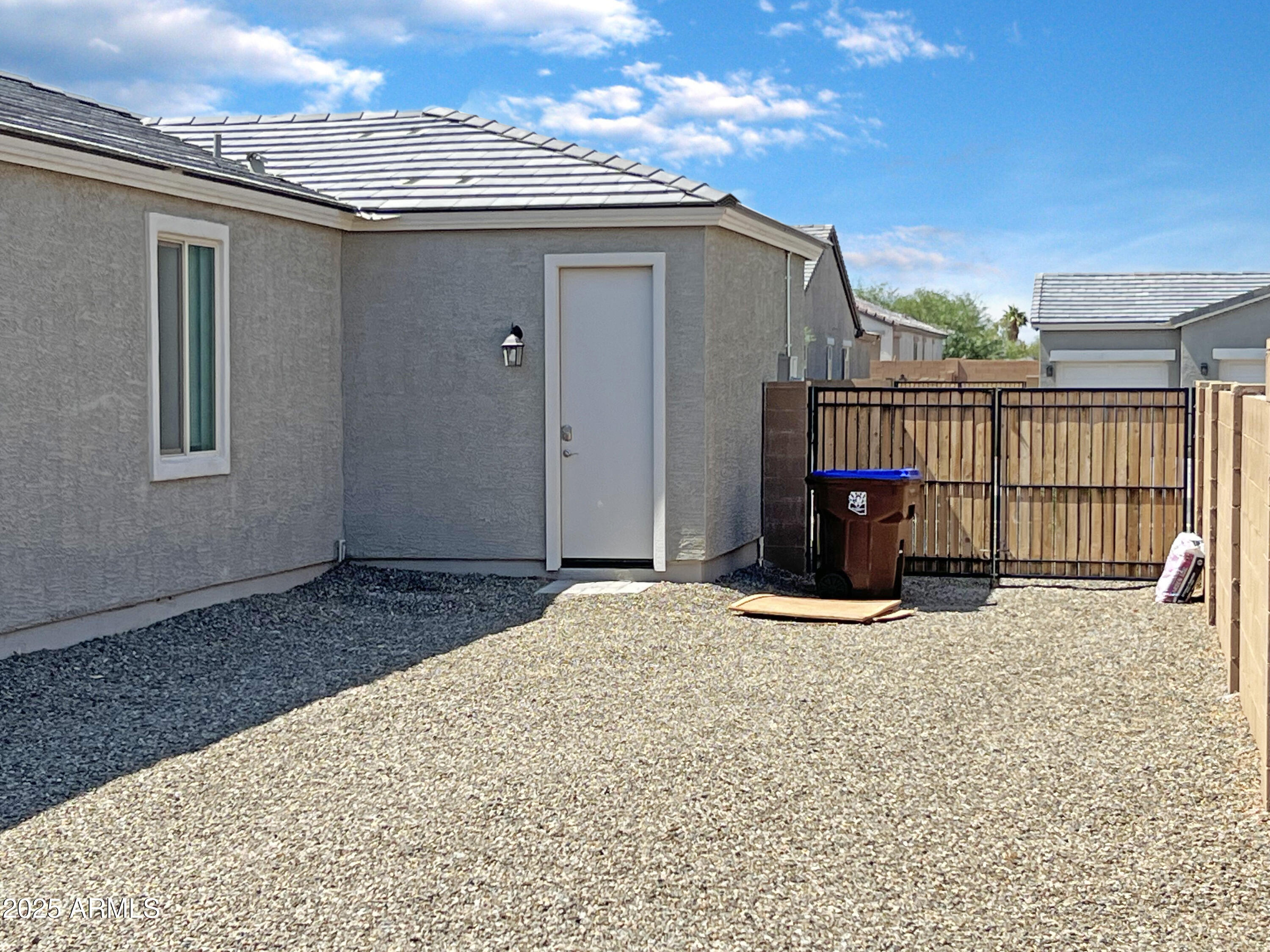 993 W SHANNONS Way