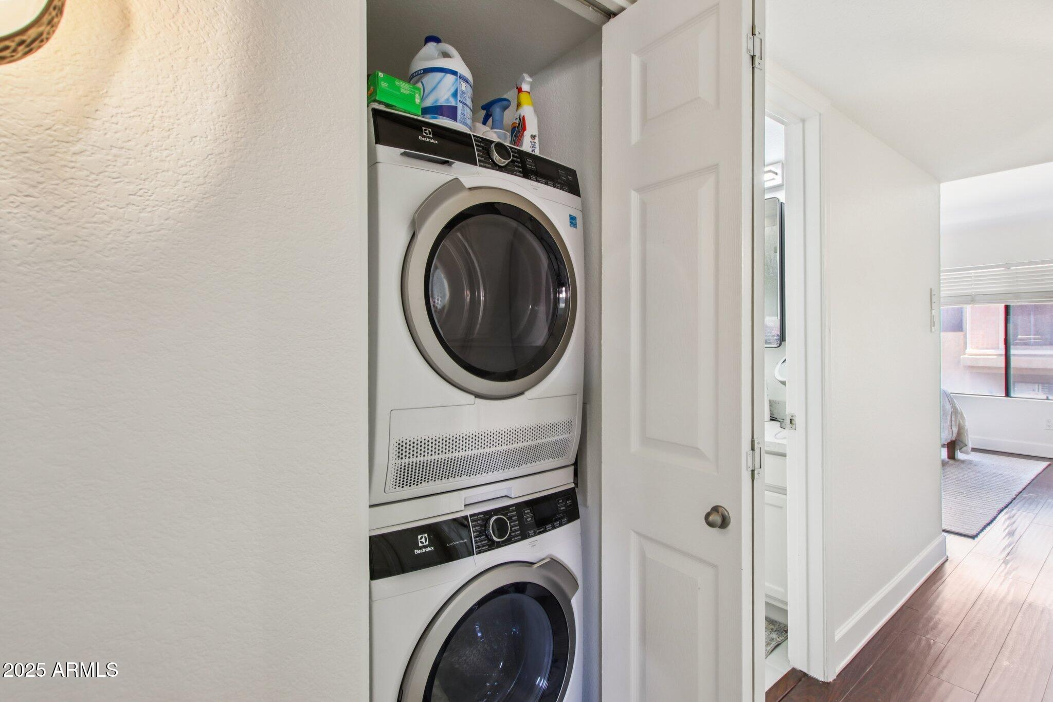 5122 E SHEA Boulevard, 2050