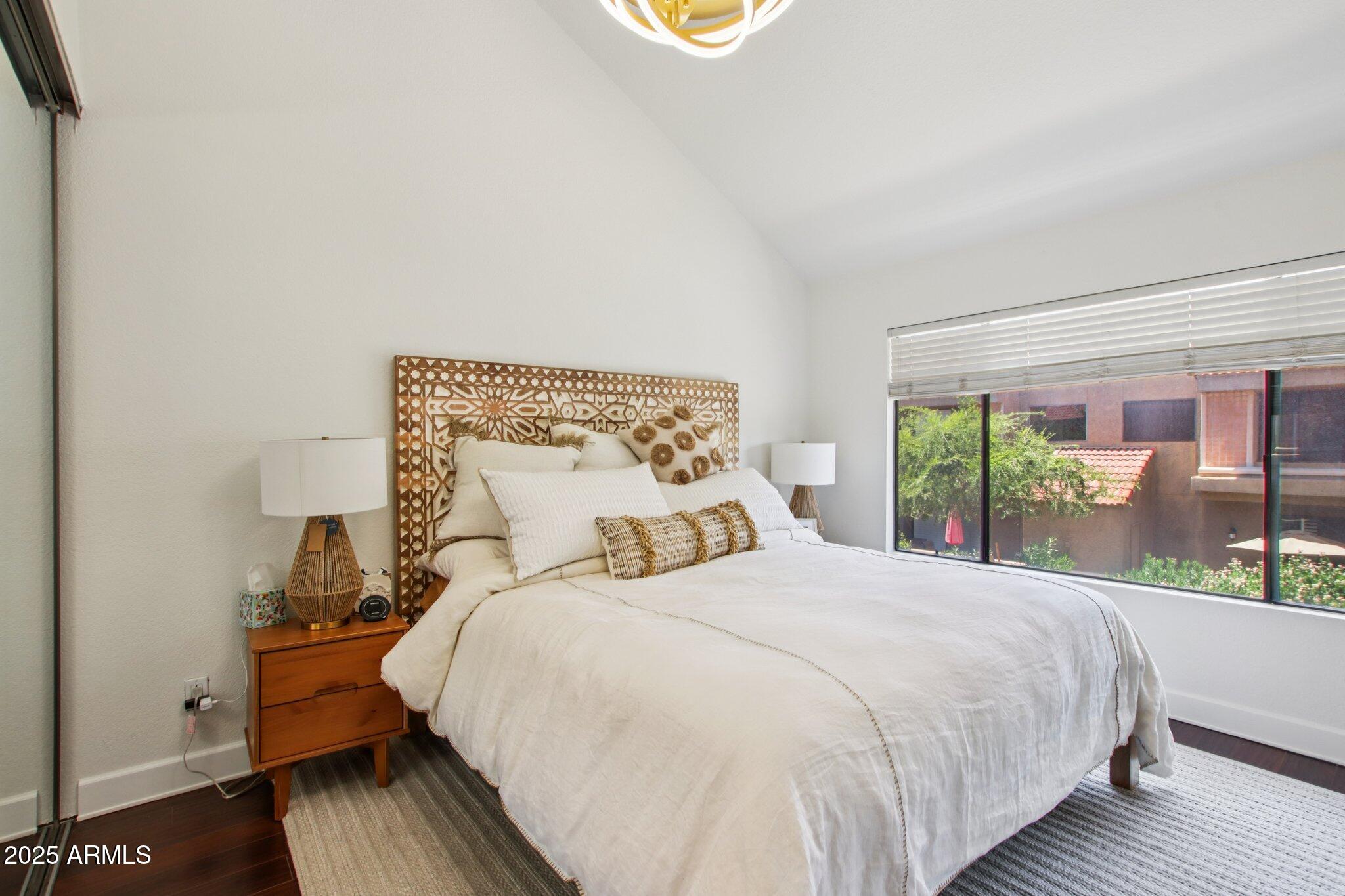 5122 E SHEA Boulevard, 2050