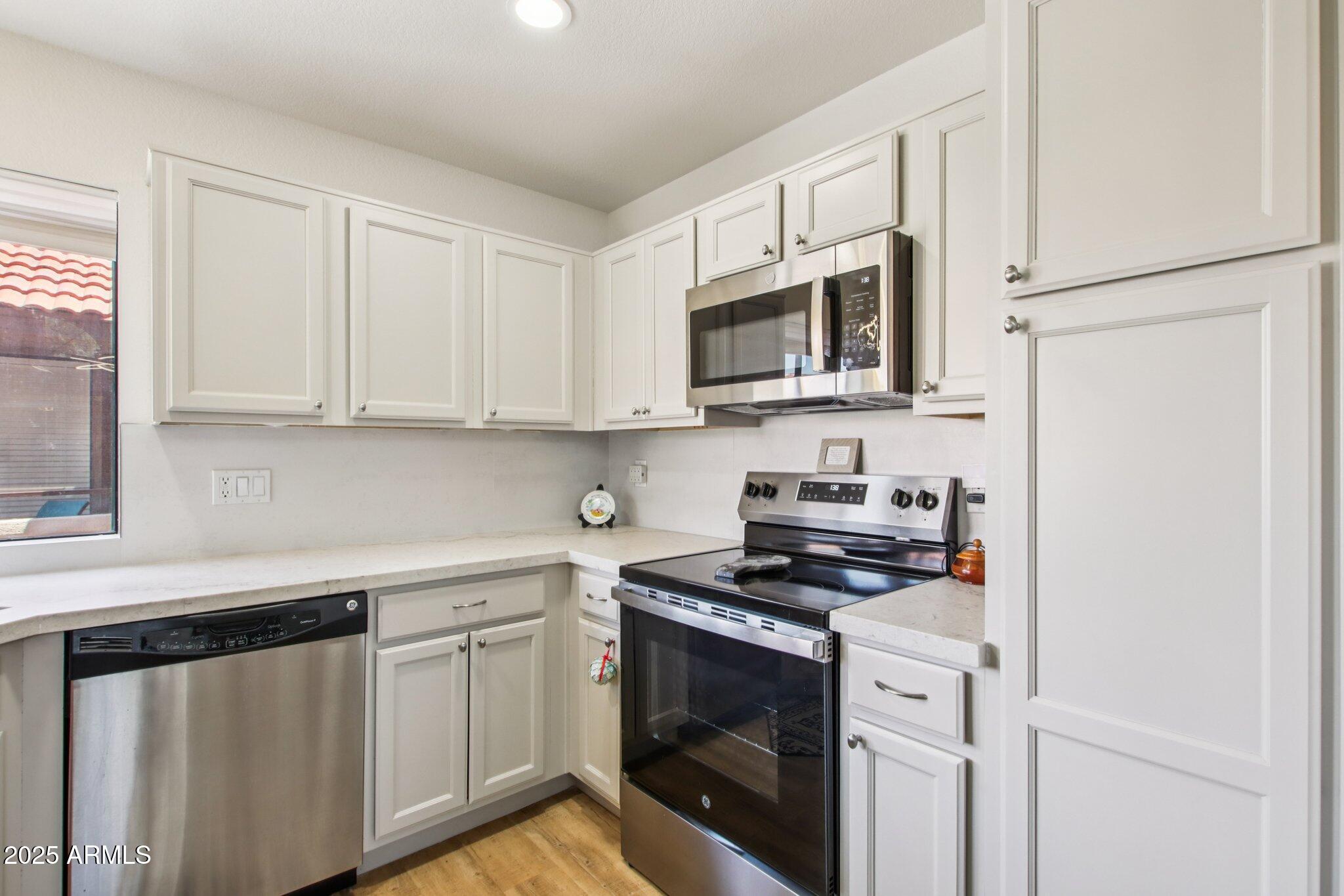 5122 E SHEA Boulevard, 2050