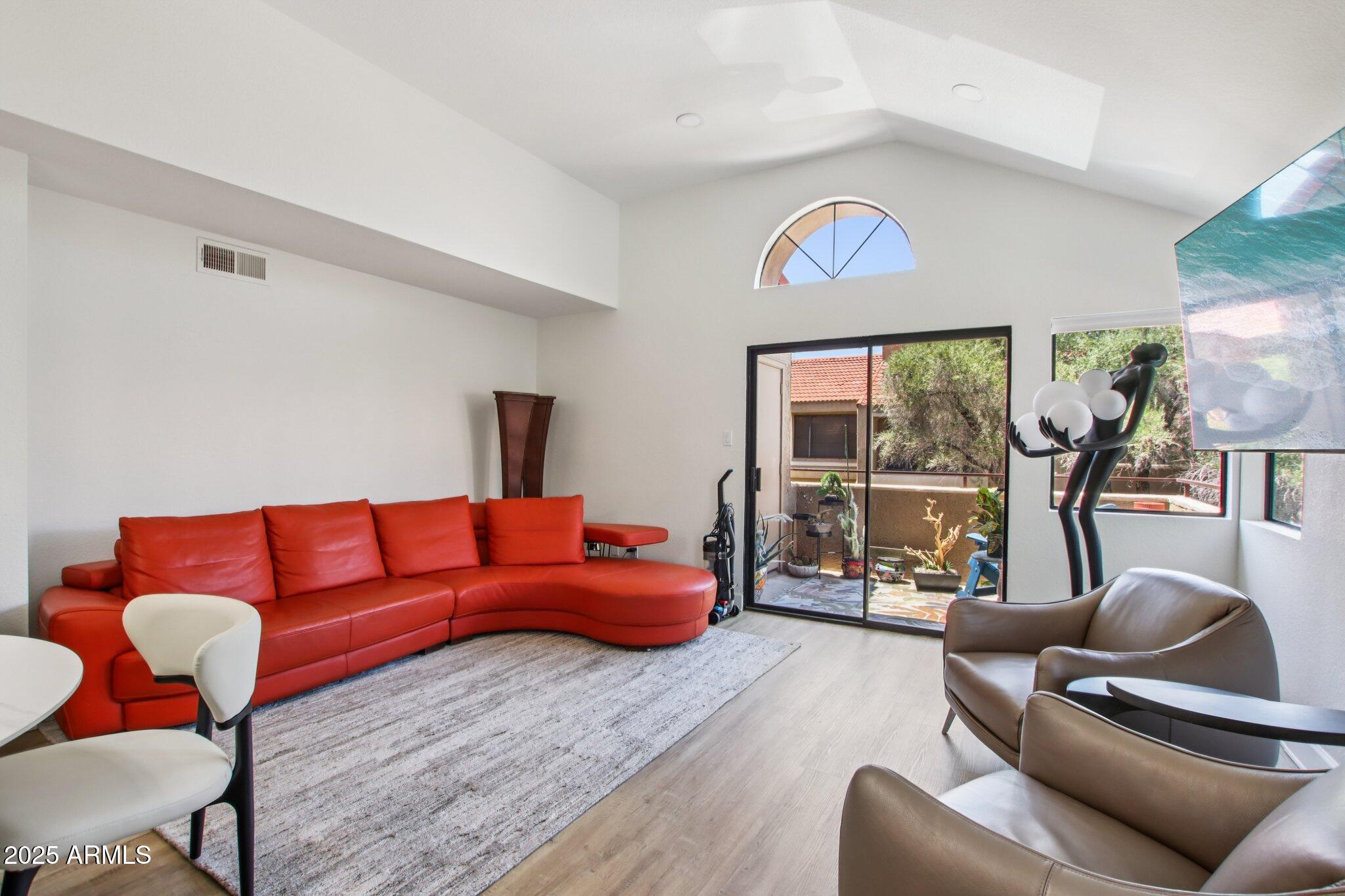 5122 E SHEA Boulevard, 2050