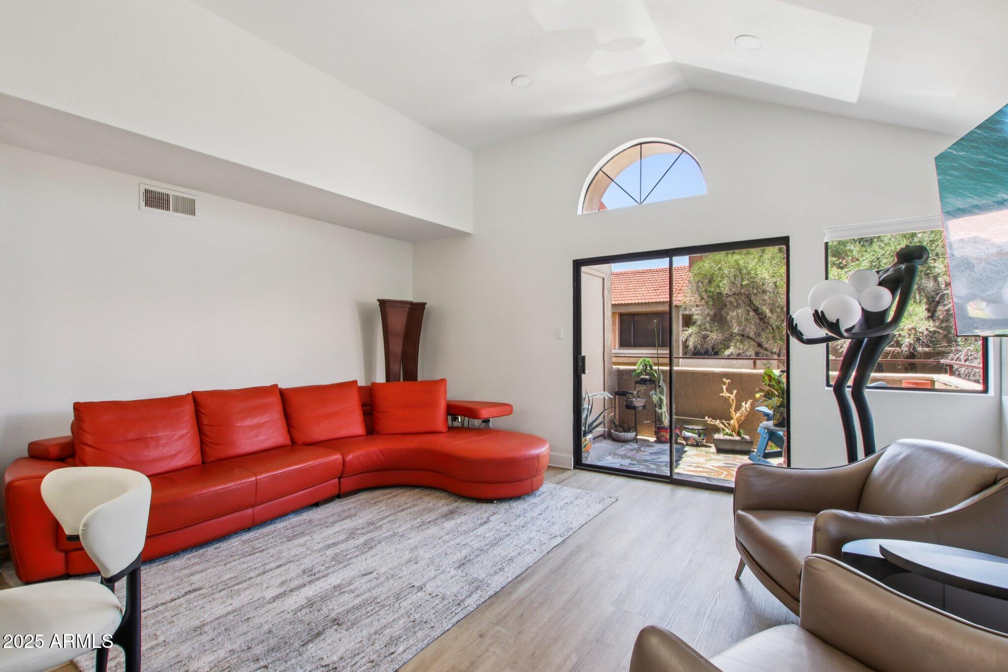 5122 E SHEA Boulevard, 2050