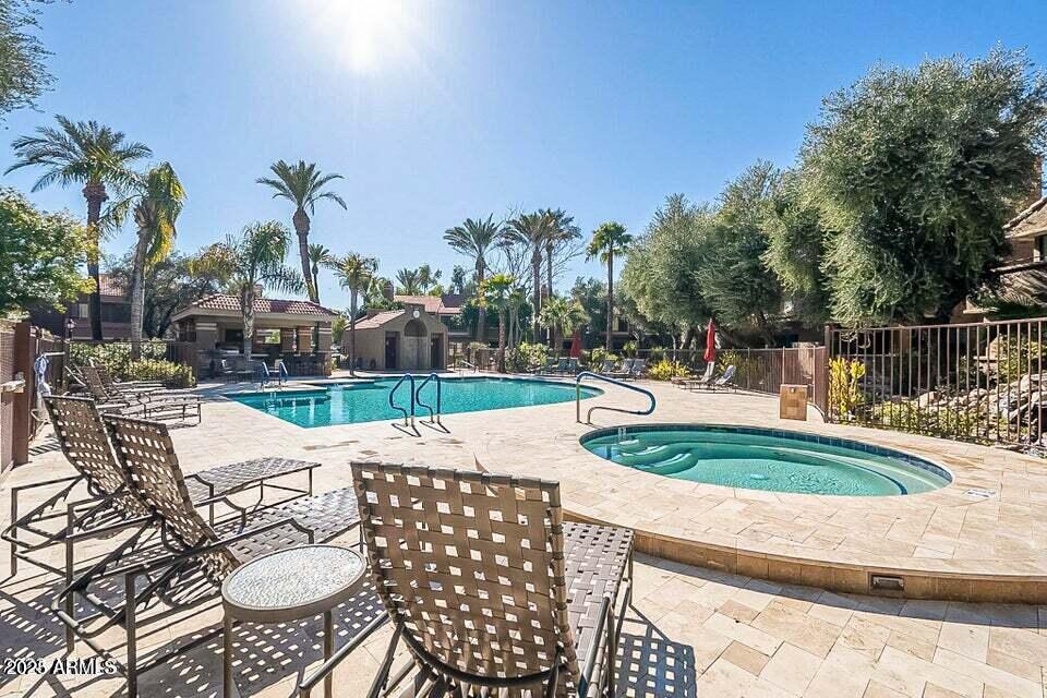 5122 E SHEA Boulevard, 2050