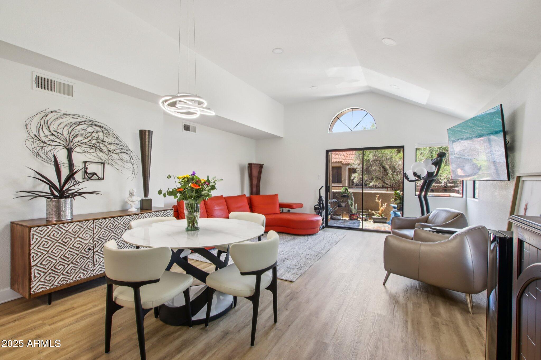 5122 E SHEA Boulevard, 2050