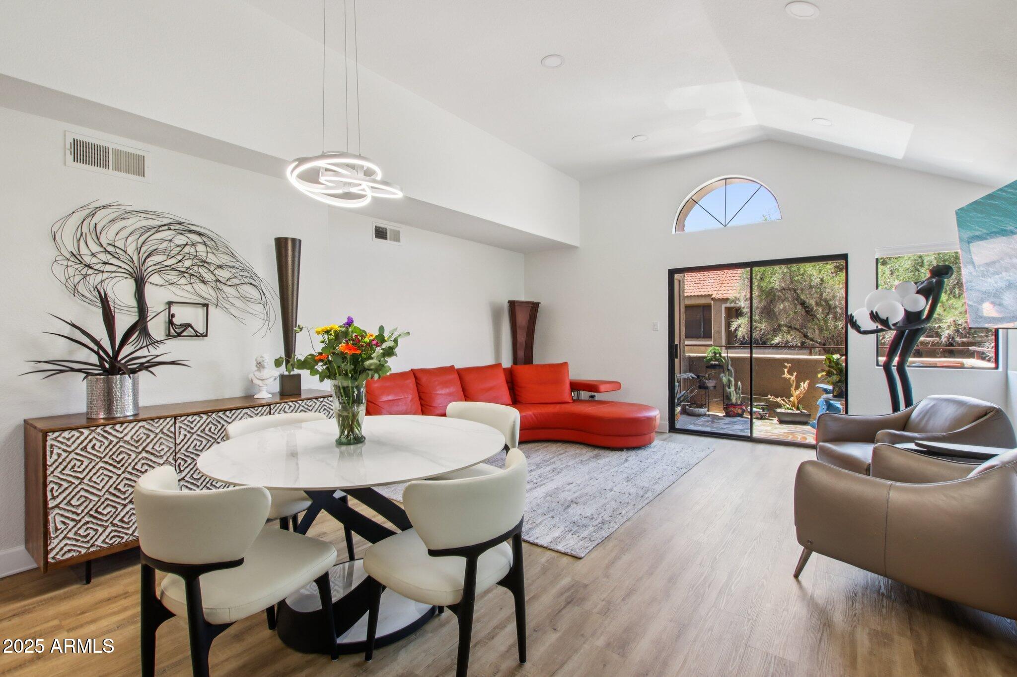 5122 E SHEA Boulevard, 2050