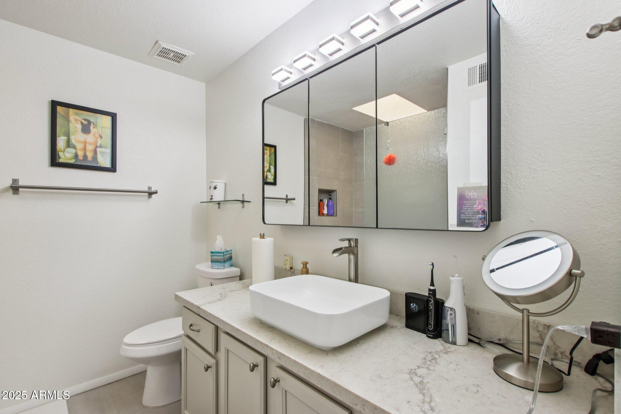 5122 E SHEA Boulevard, 2050