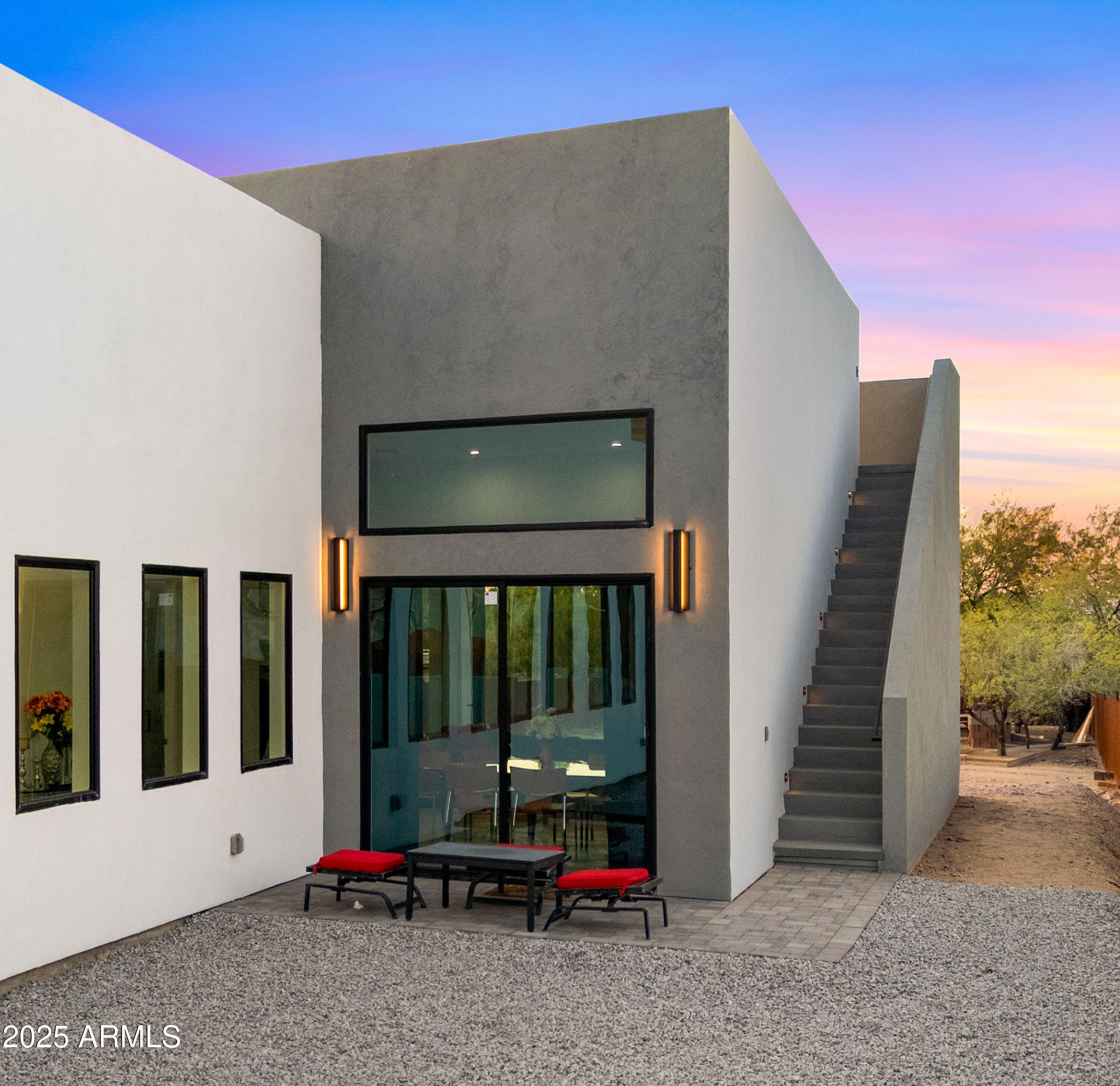 2940 E SOUTH MOUNTAIN Avenue