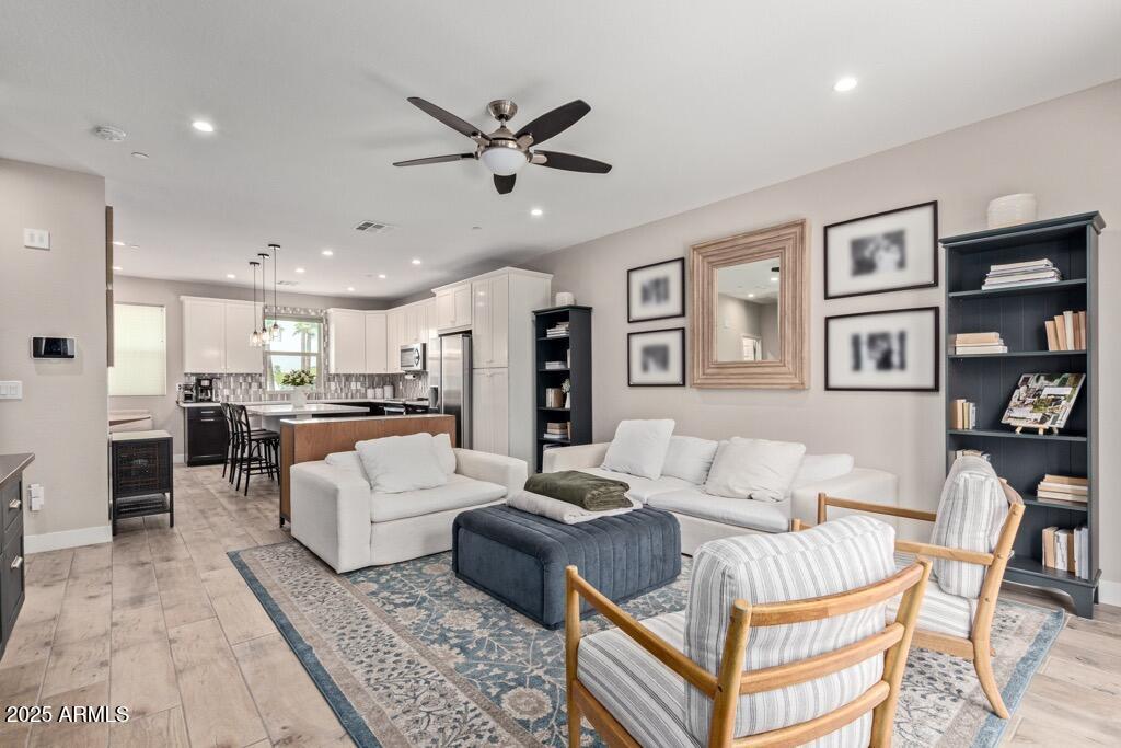 820 N 8TH Avenue, 14