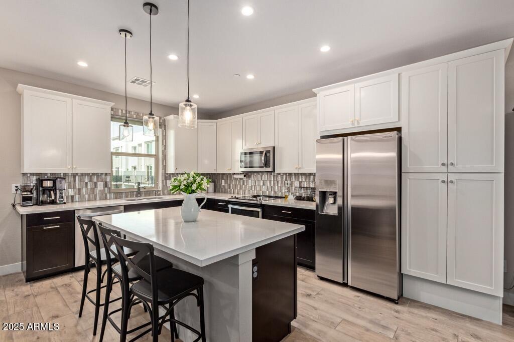 820 N 8TH Avenue, 14