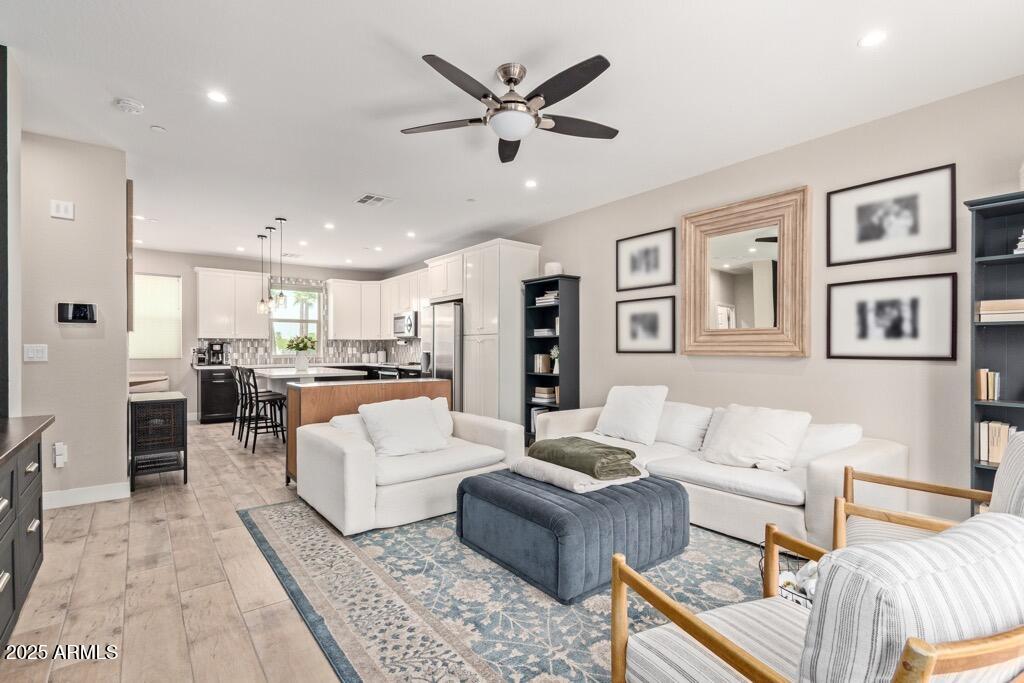 820 N 8TH Avenue, 14