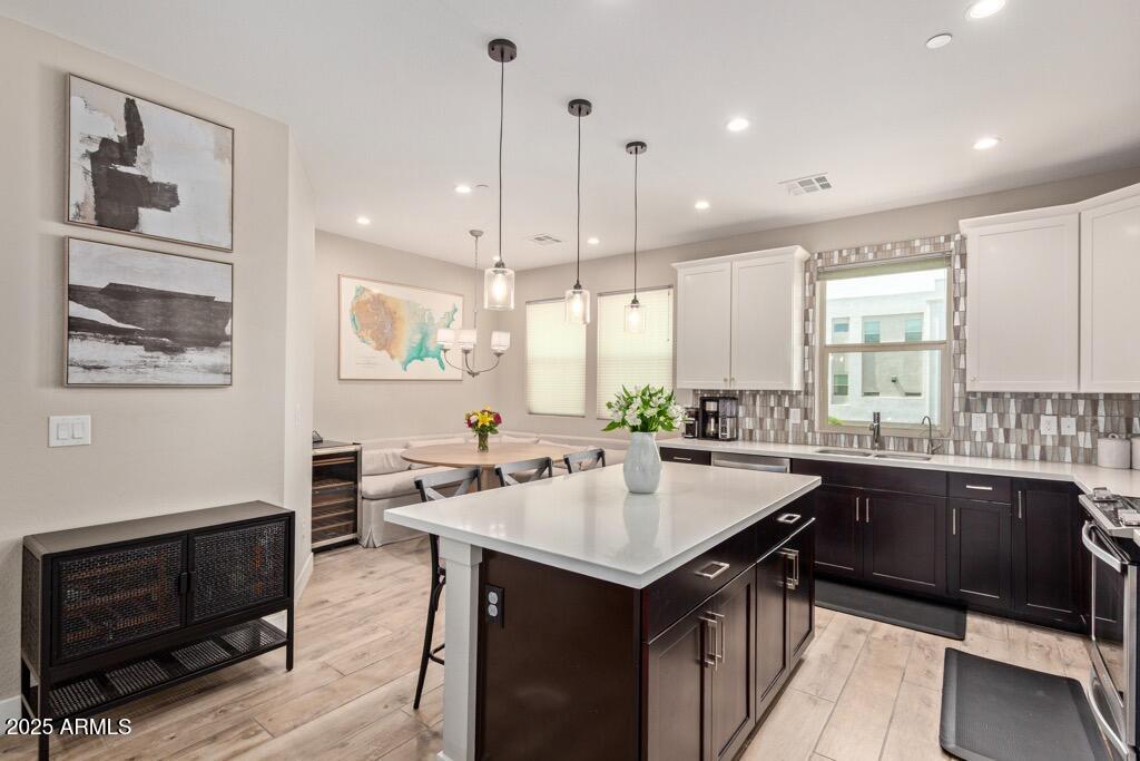 820 N 8TH Avenue, 14