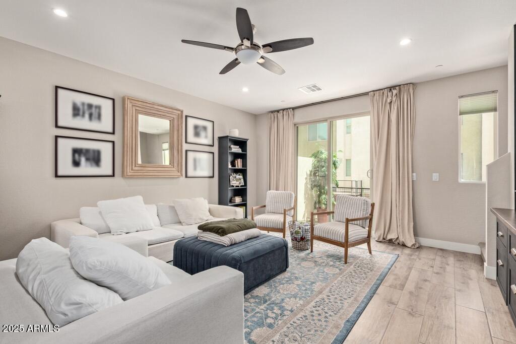 820 N 8TH Avenue, 14