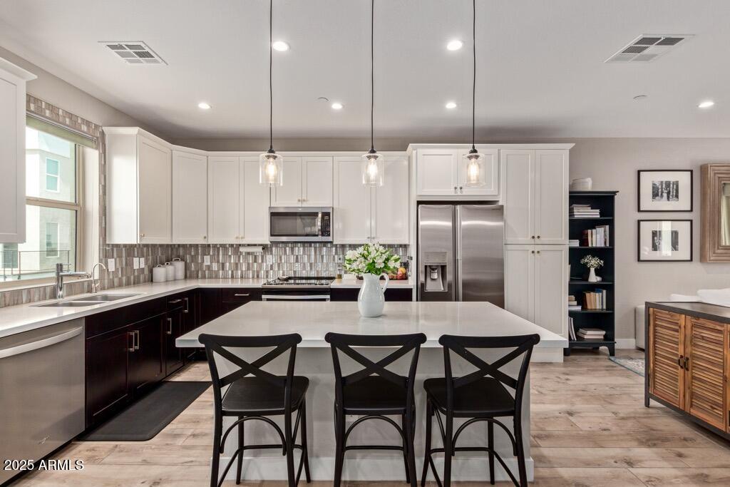 820 N 8TH Avenue, 14