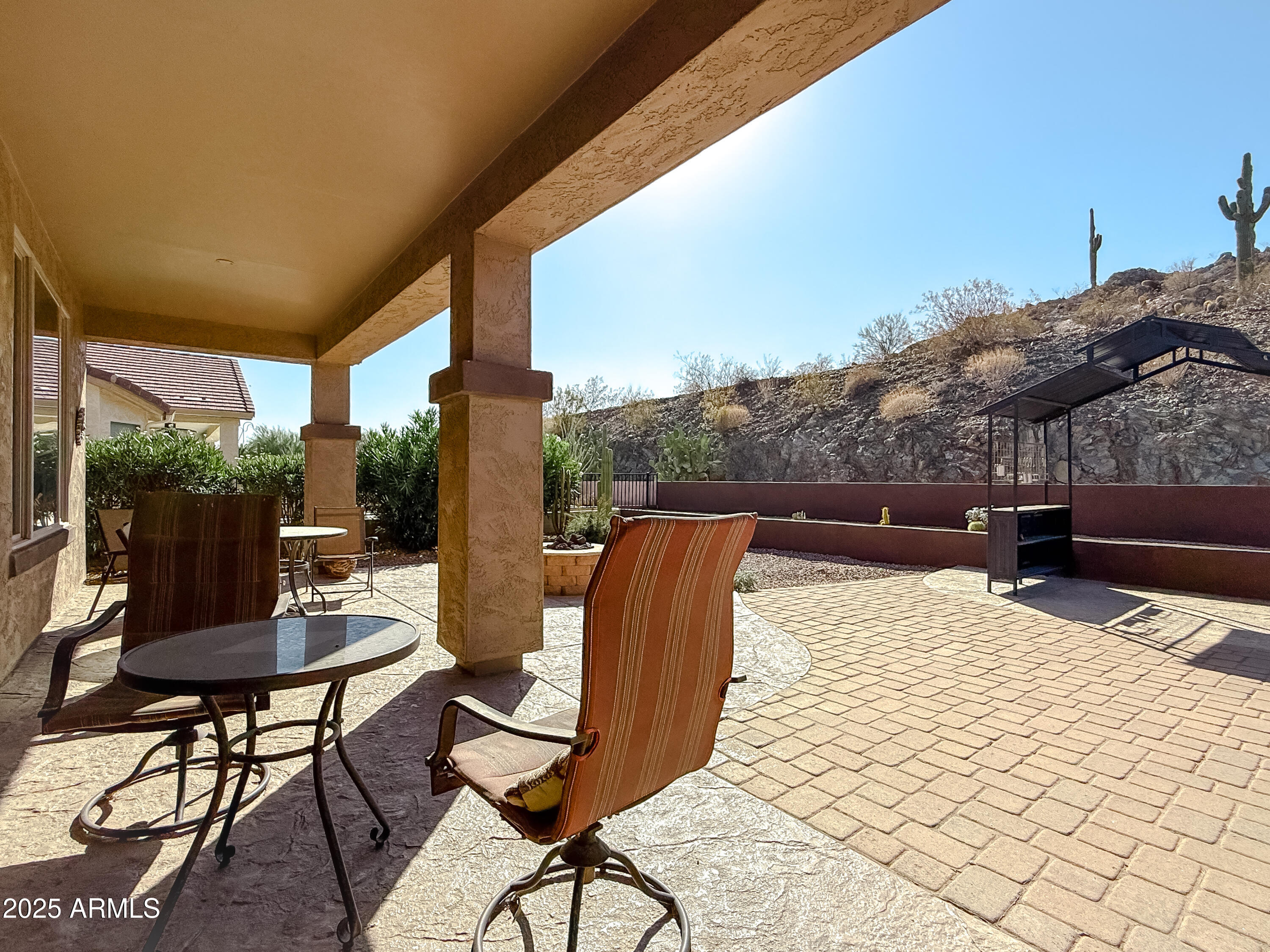 464 W BISMARK Street