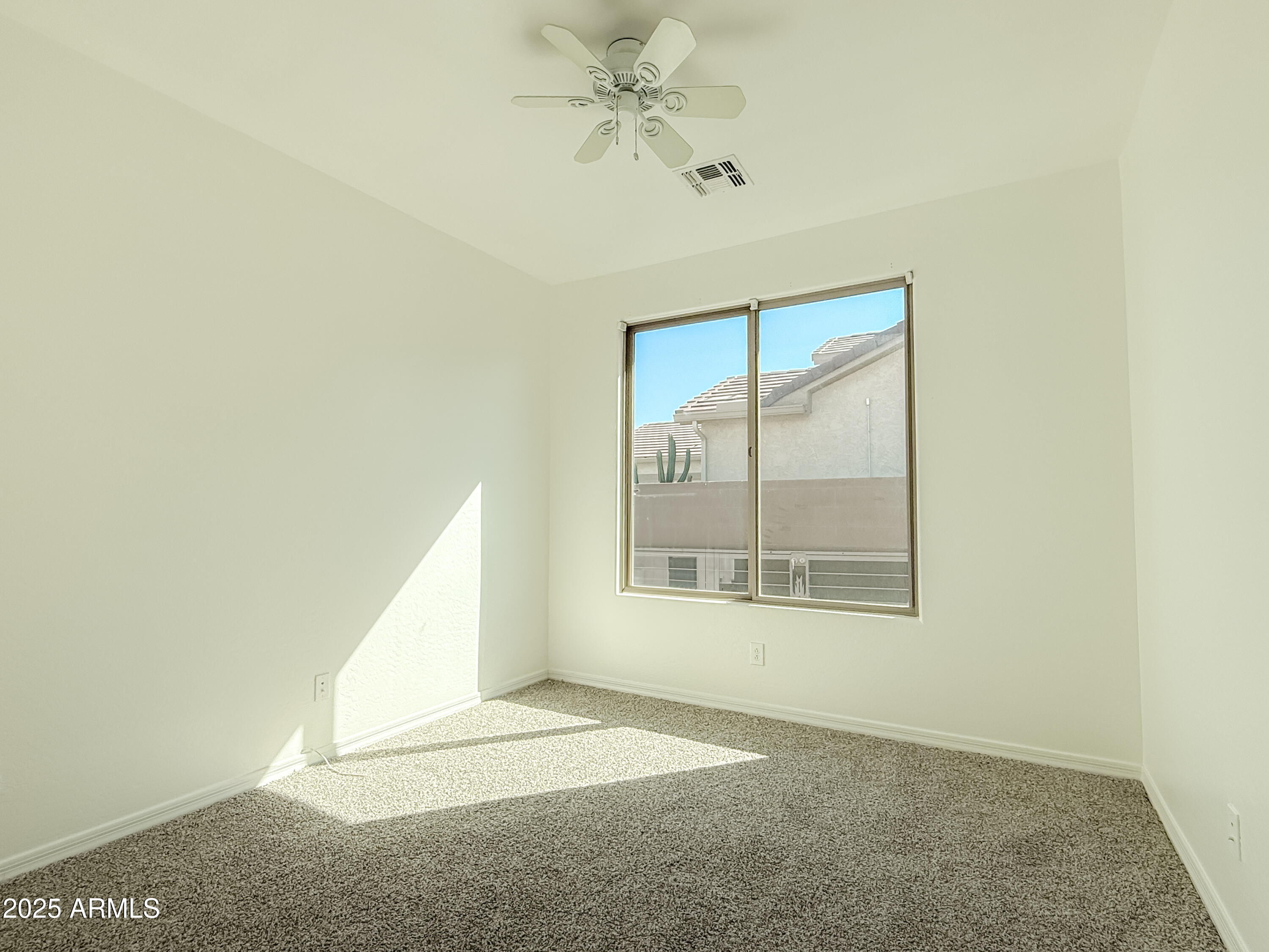 464 W BISMARK Street