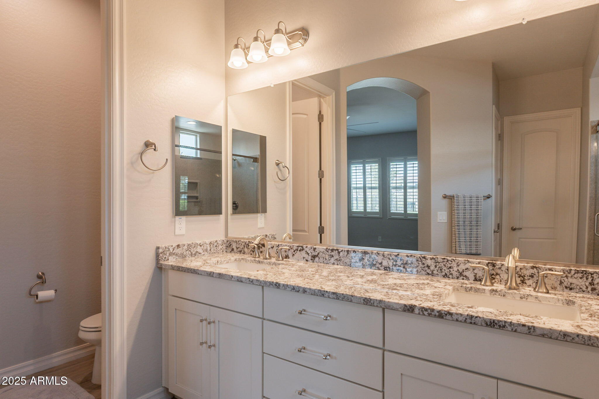 18046 N STONEGATE Road