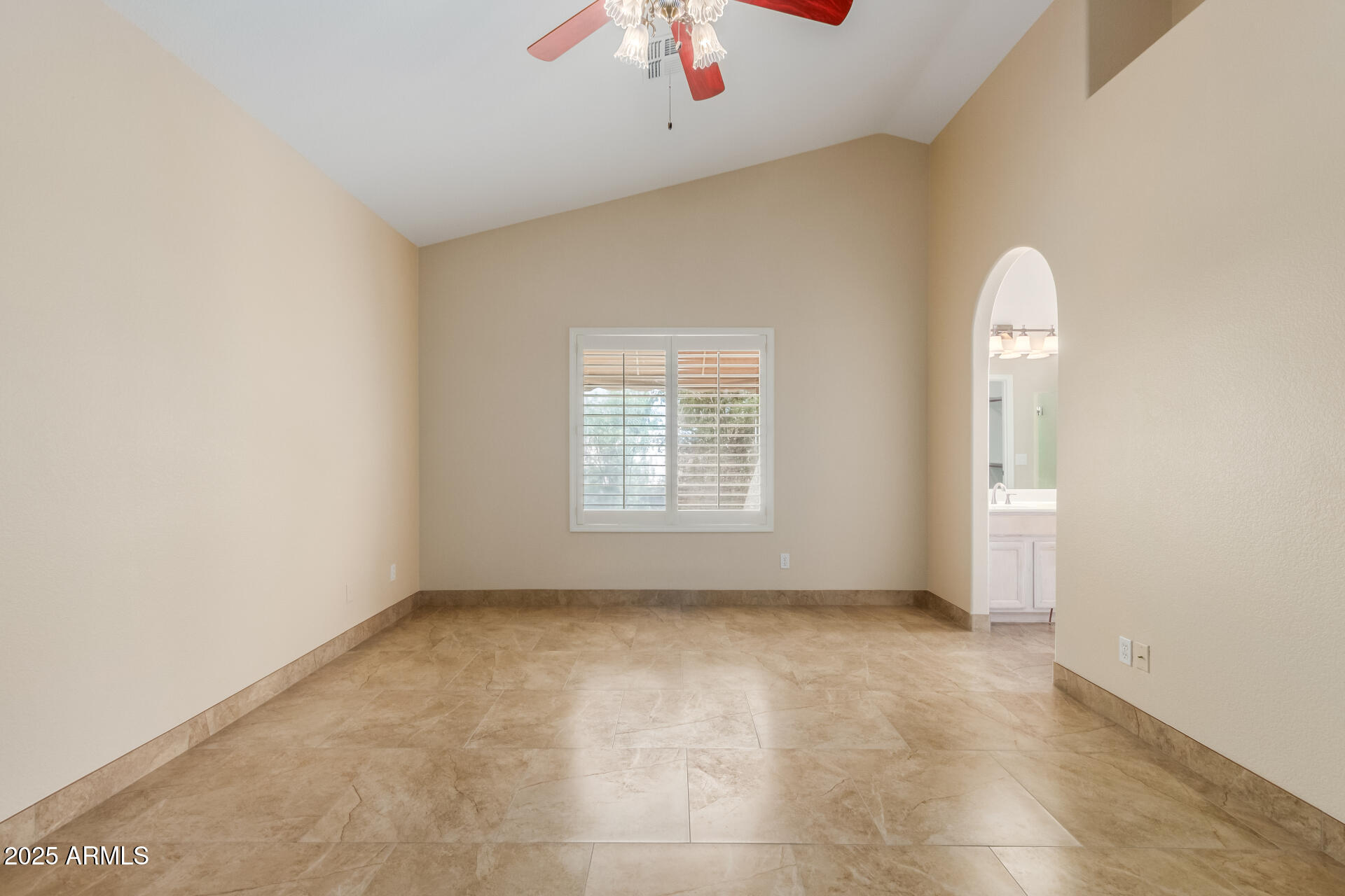 233 W BAYLOR Lane