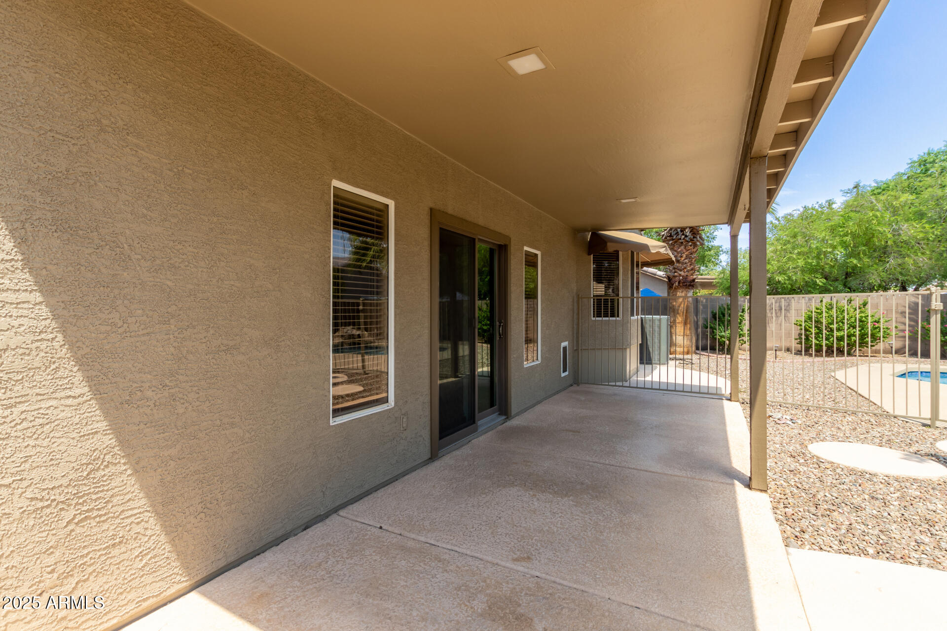 233 W BAYLOR Lane