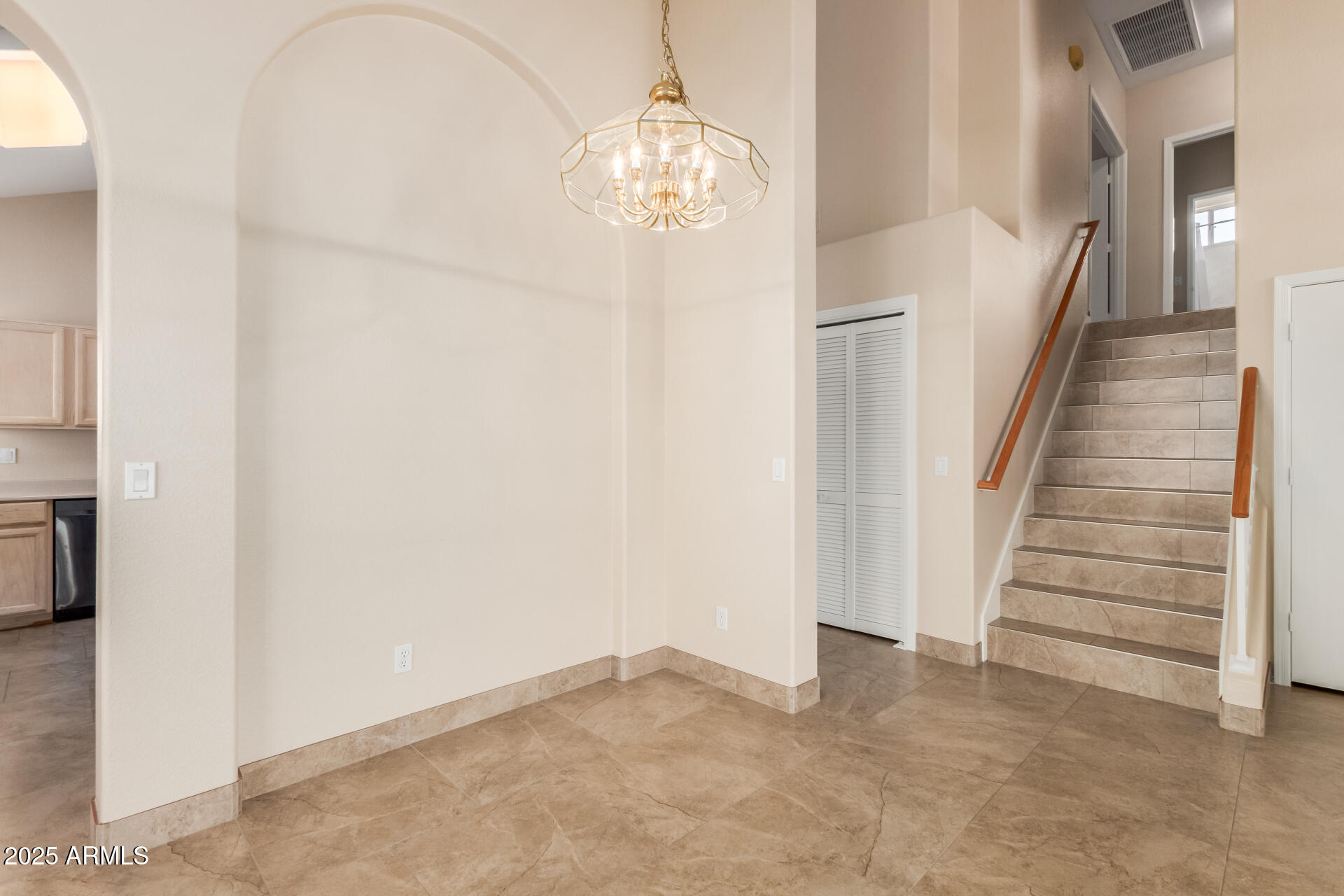 233 W BAYLOR Lane
