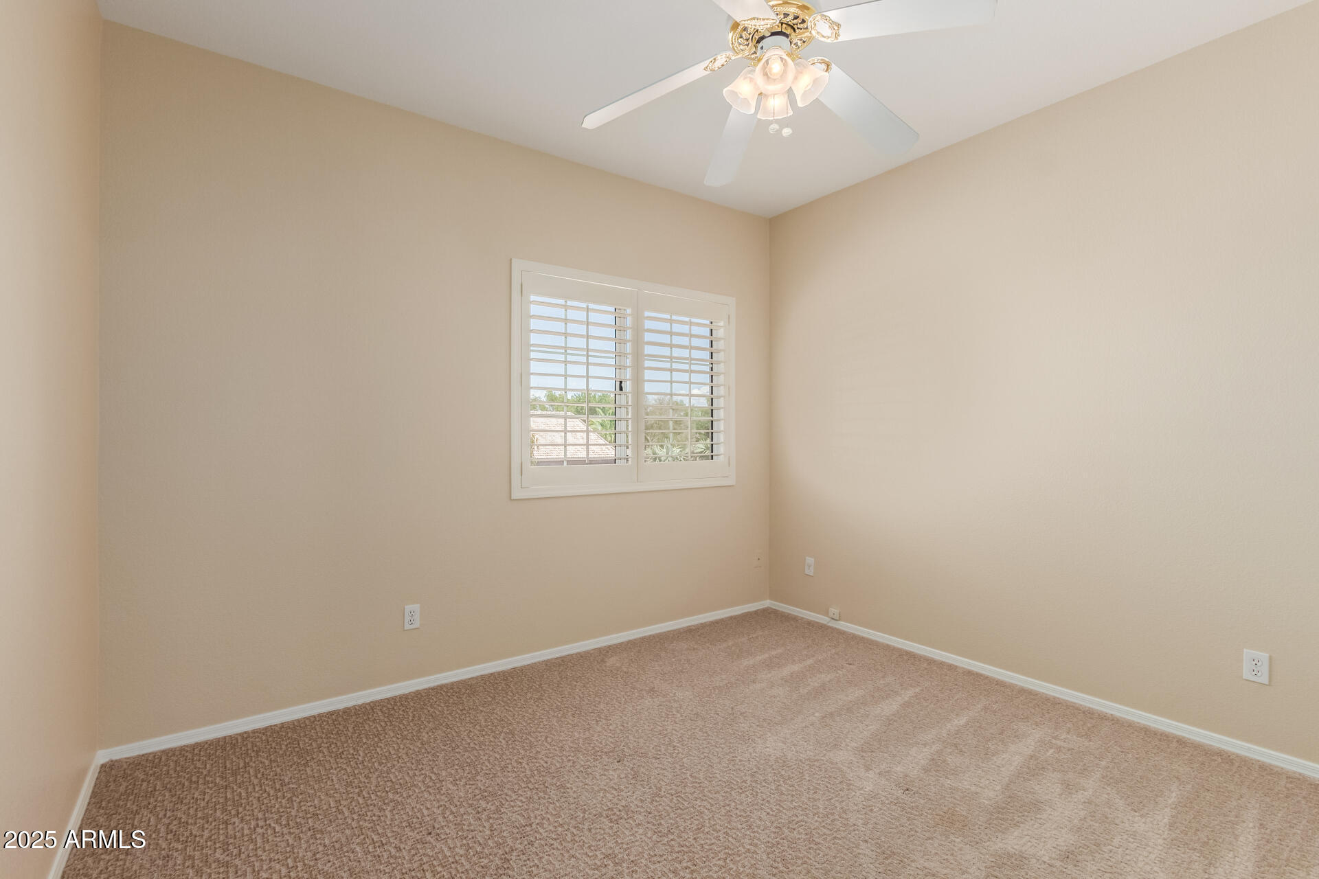 233 W BAYLOR Lane