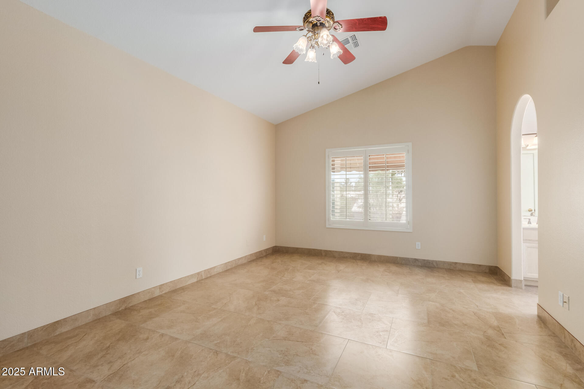 233 W BAYLOR Lane