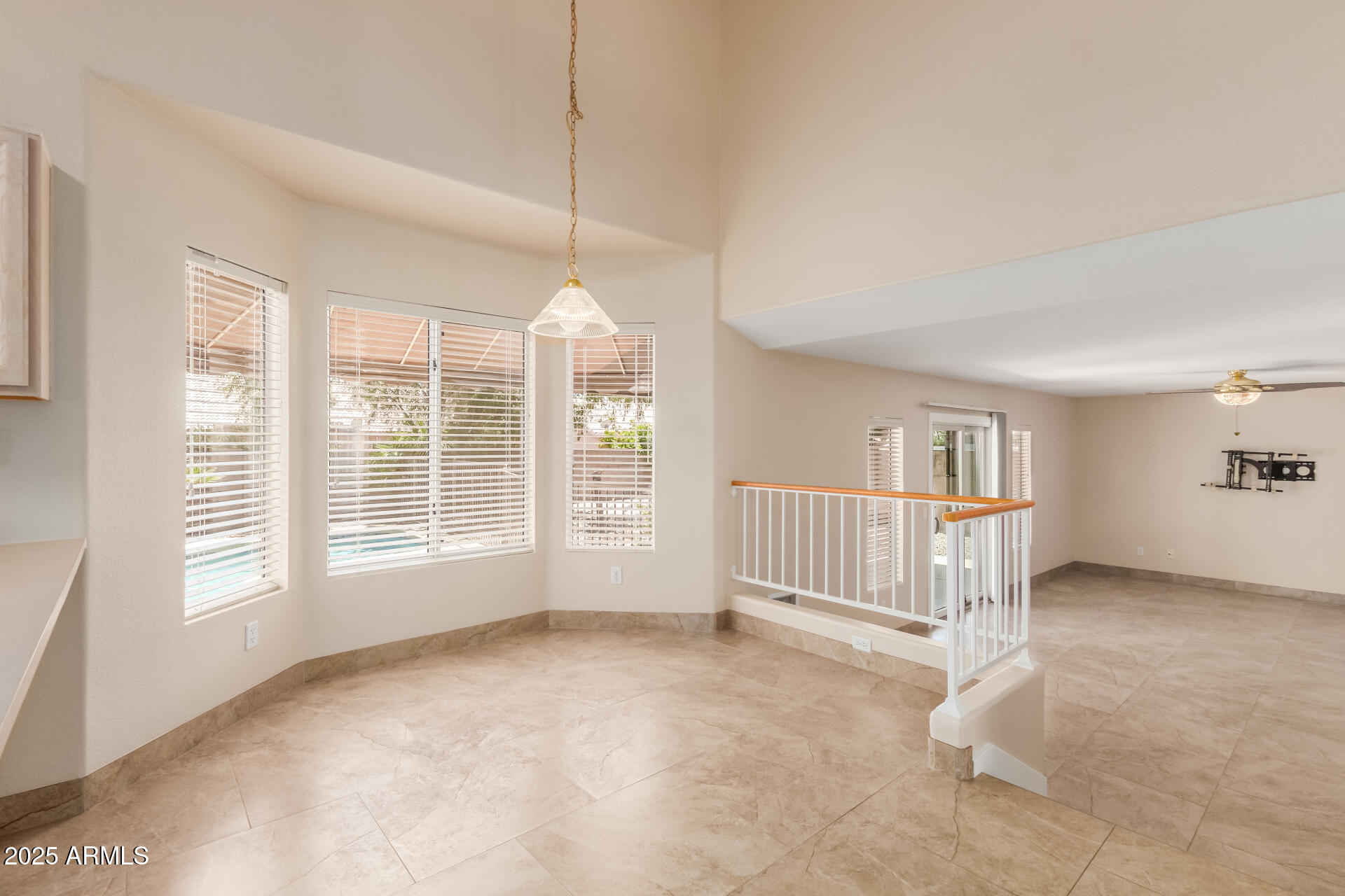 233 W BAYLOR Lane