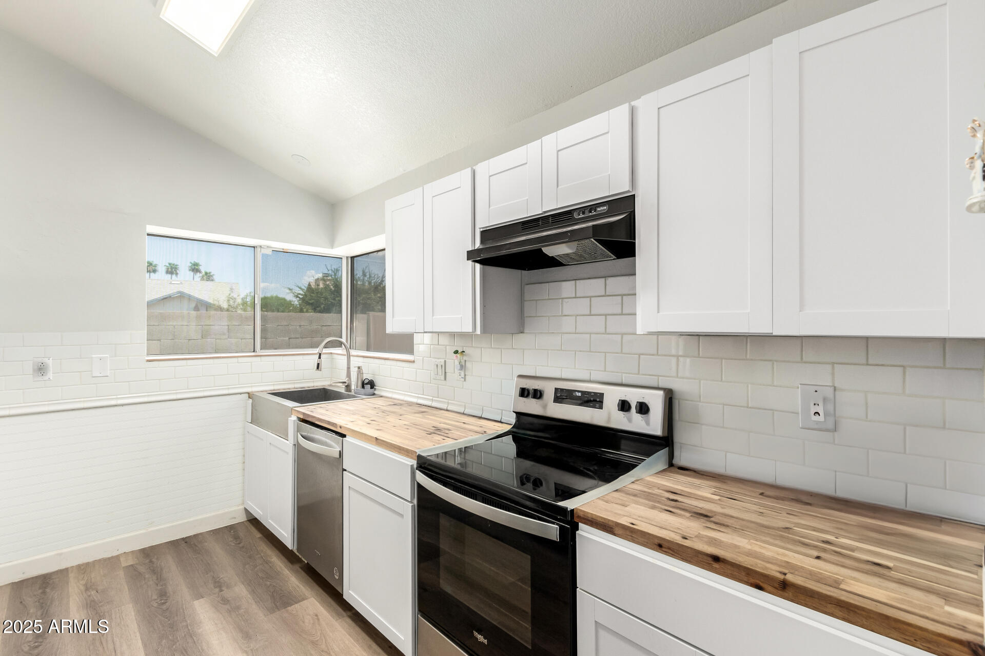 1214 W ESTRELLA Drive