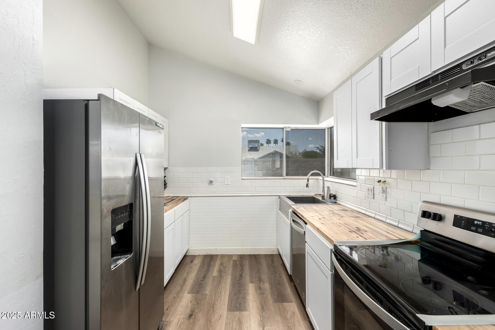 1214 W ESTRELLA Drive