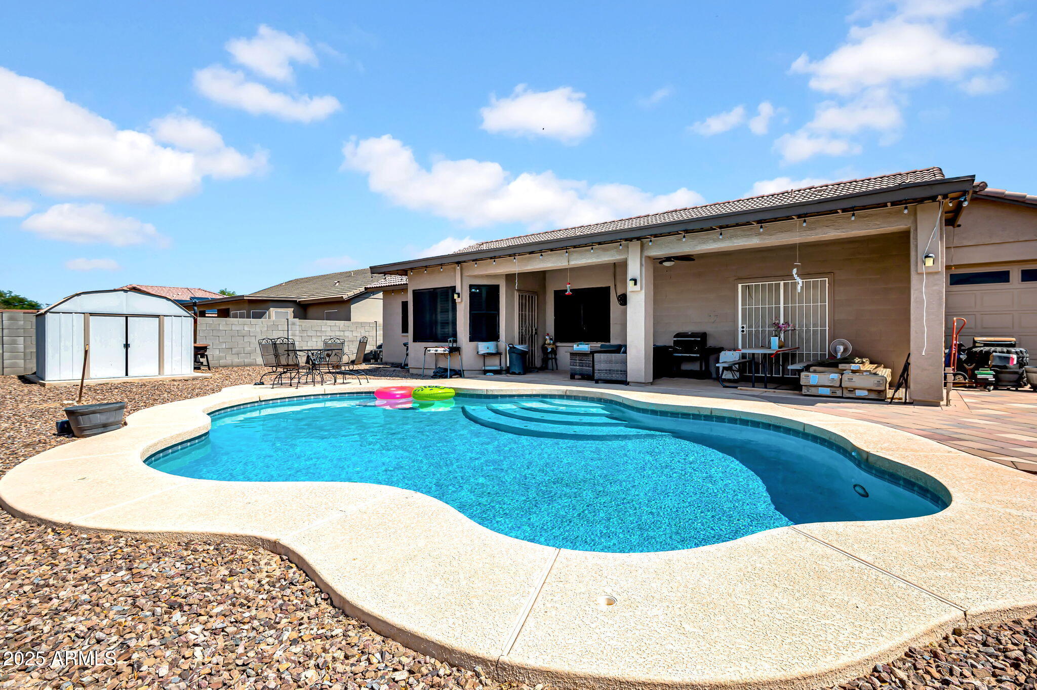 7814 W ENCINAS Lane